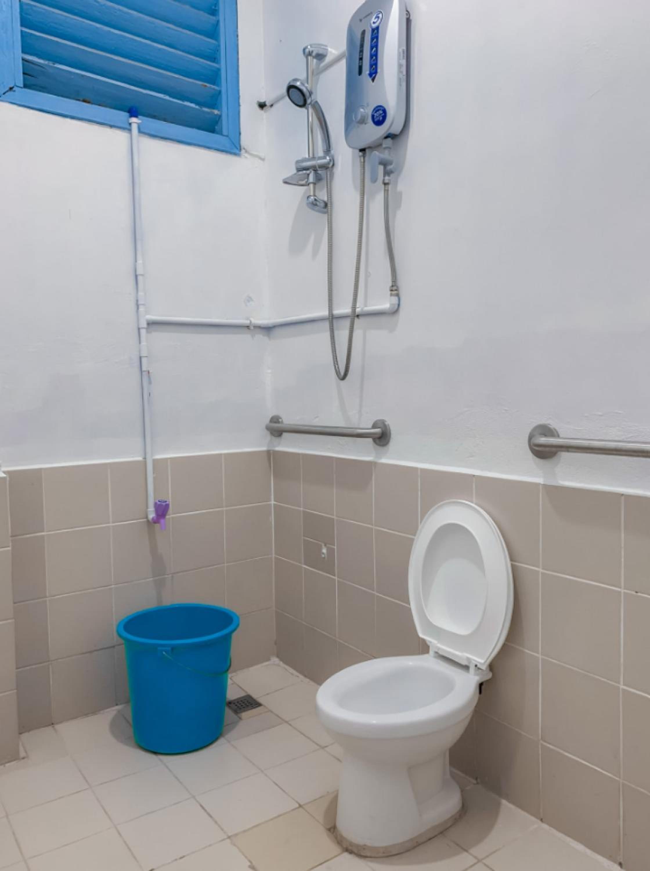 Single Room With Shared Bathroom photo 2