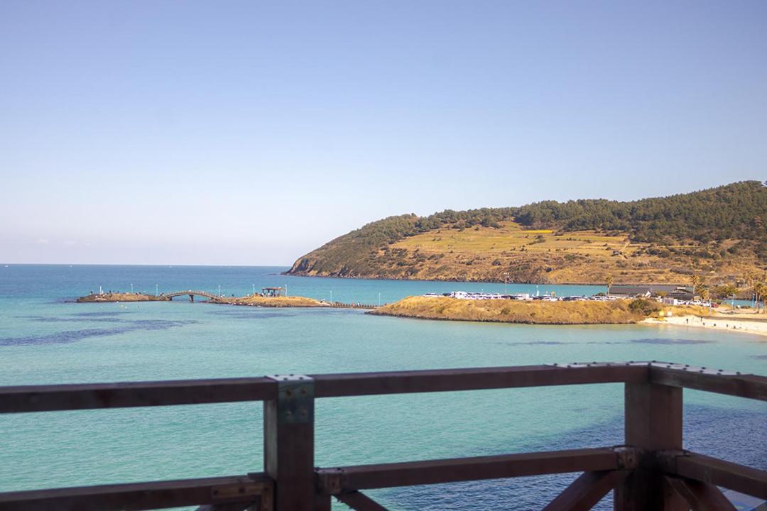 Deluxe Twin Room with Sea View - Photo 6