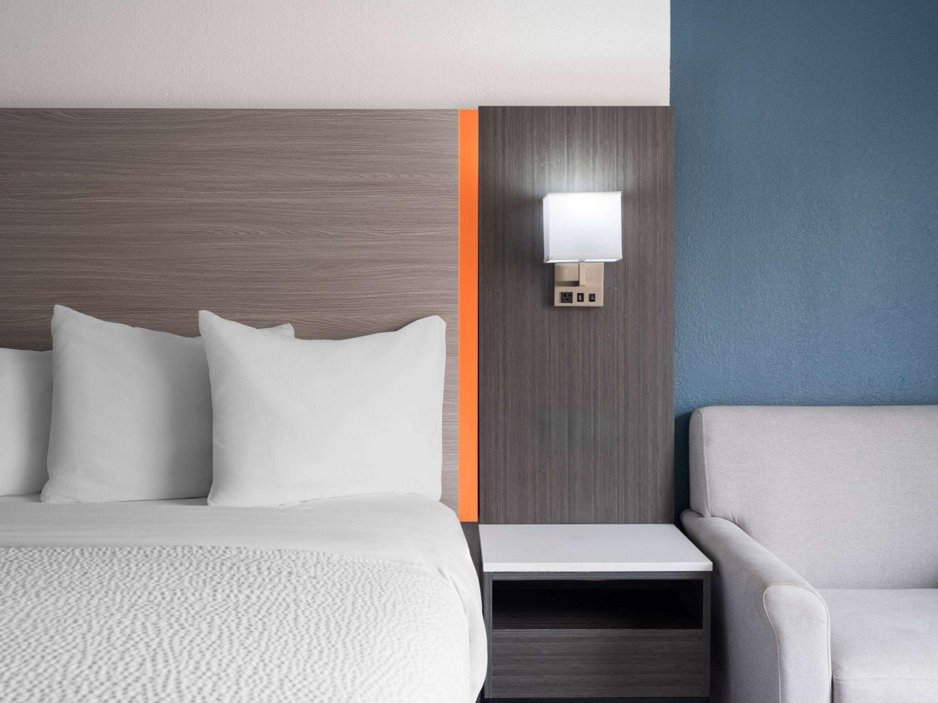 Double Room with Two Double Beds - Non-Smoking - Photo 2