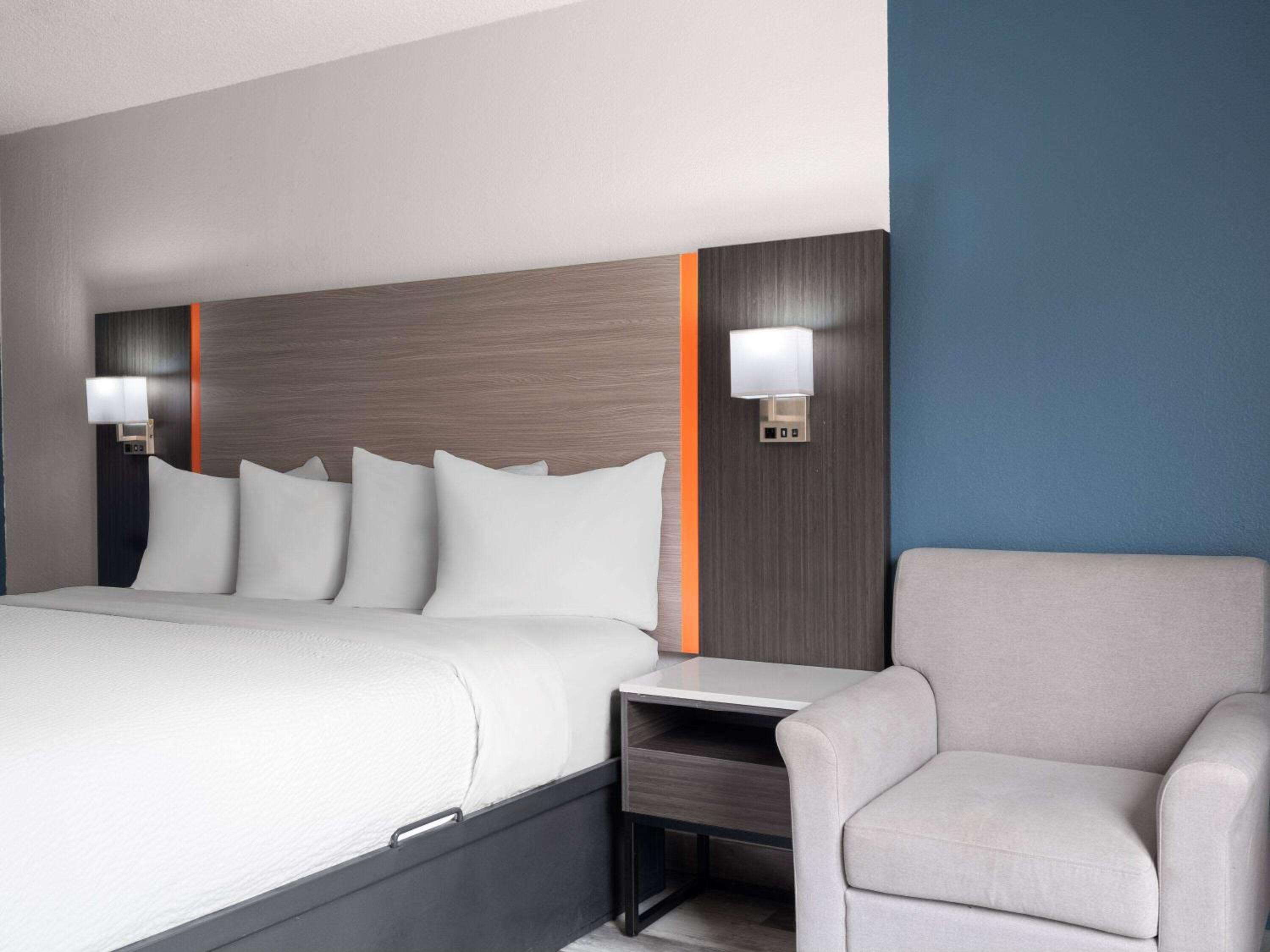 Double Room with Two Double Beds - Non-Smoking - Photo 3