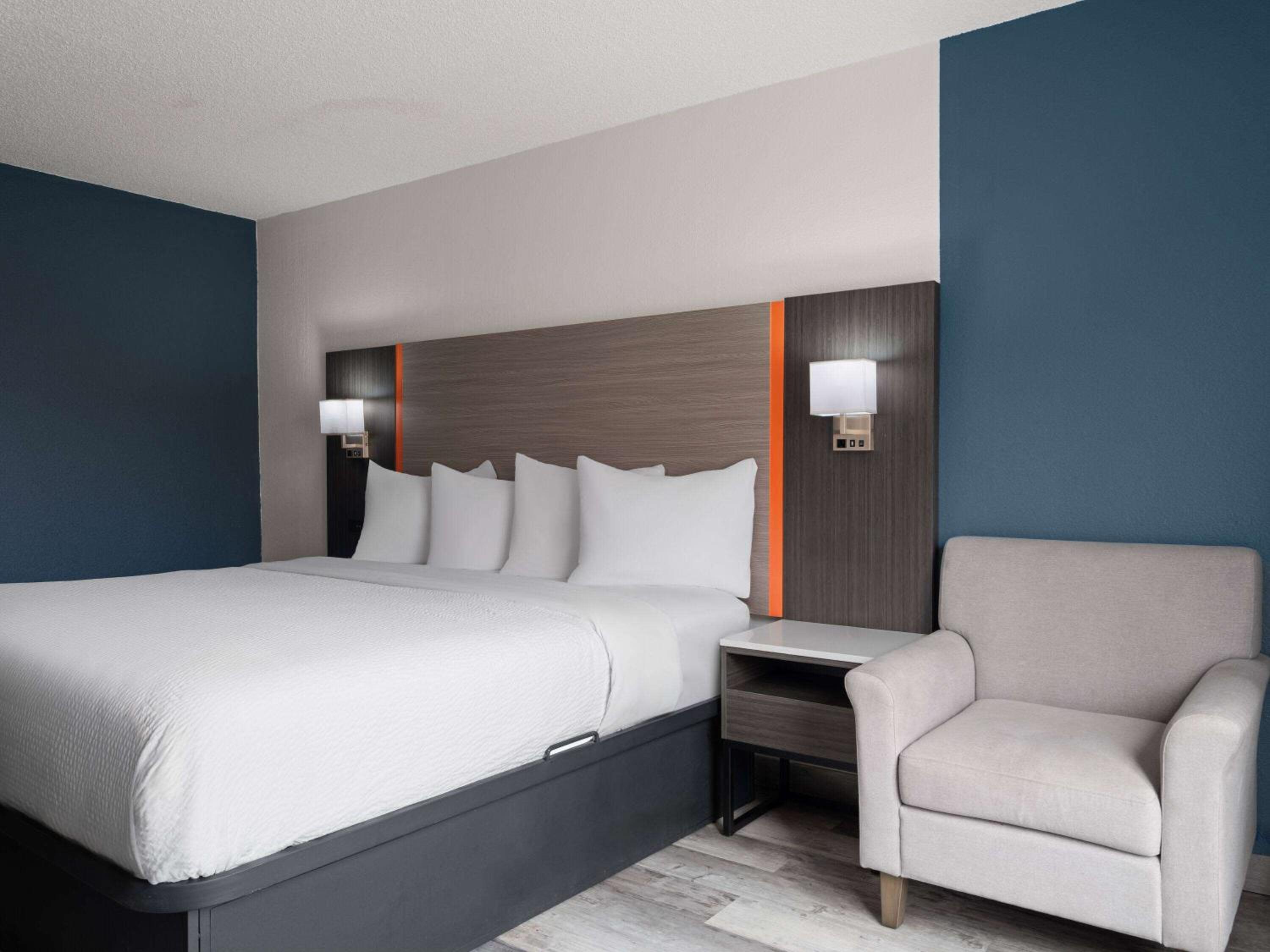 Double Room with Two Double Beds - Non-Smoking - Photo 4