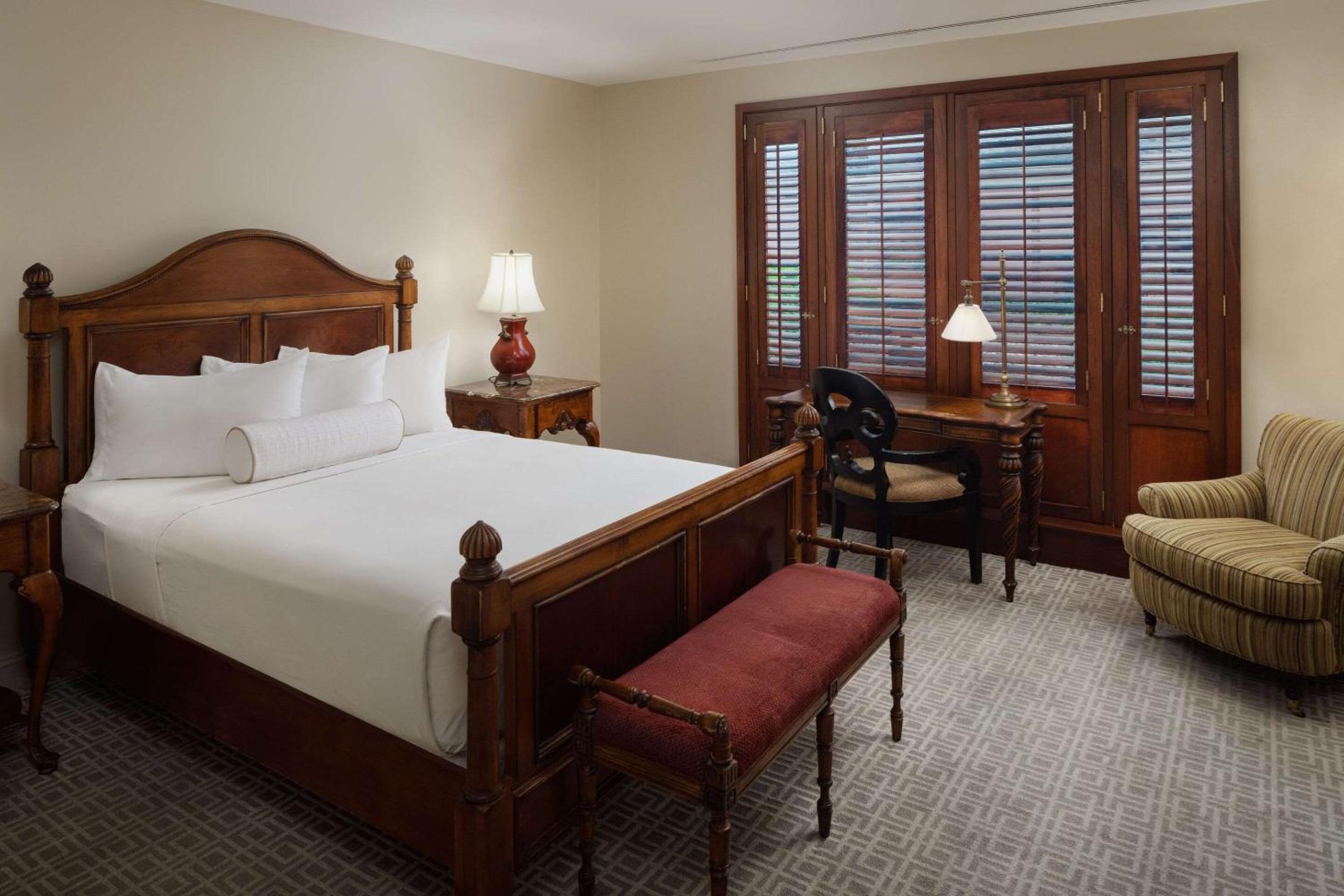 1 Queen Bed - Photo 1