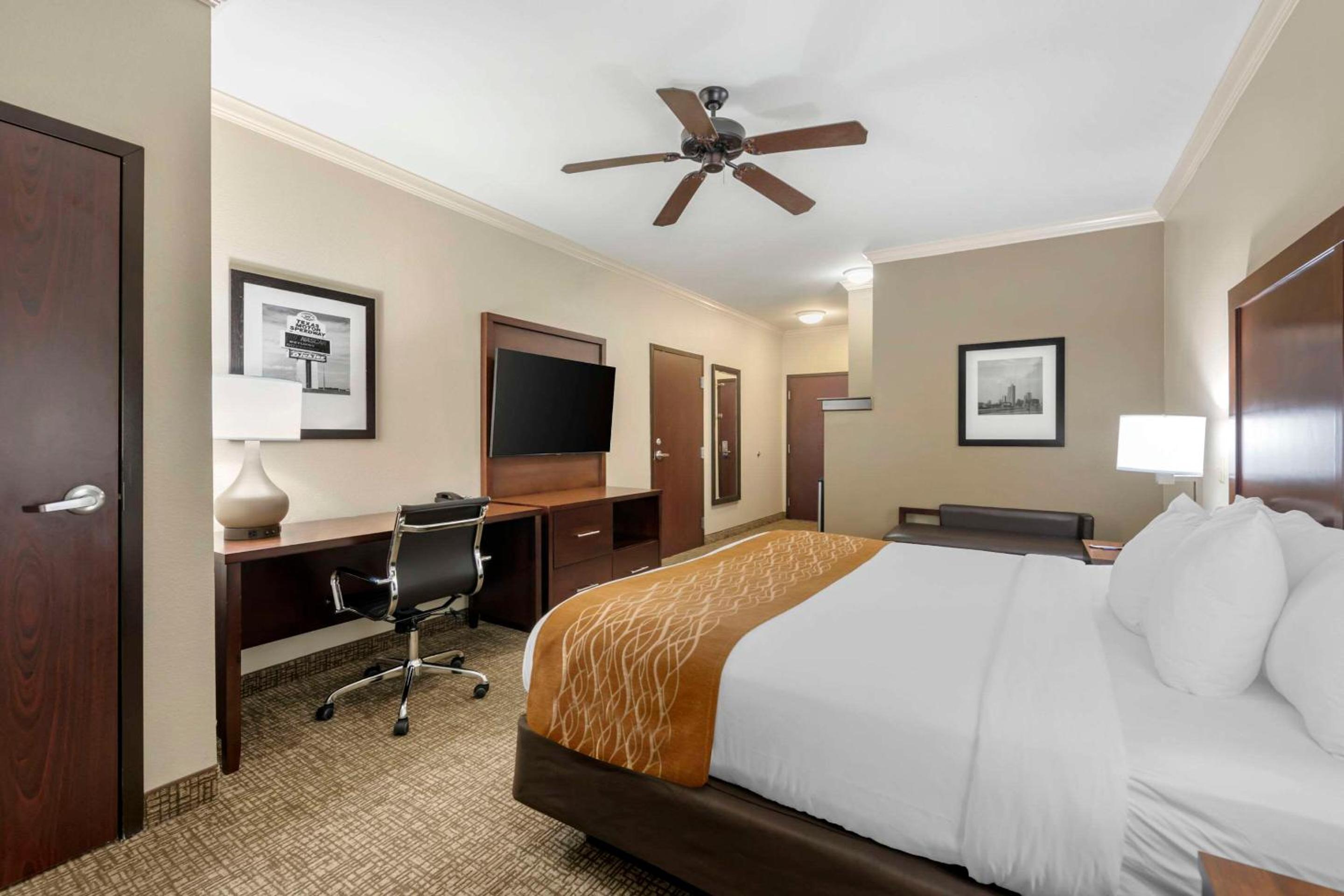 King Room - Accessible/Non-Smoking - Photo 1