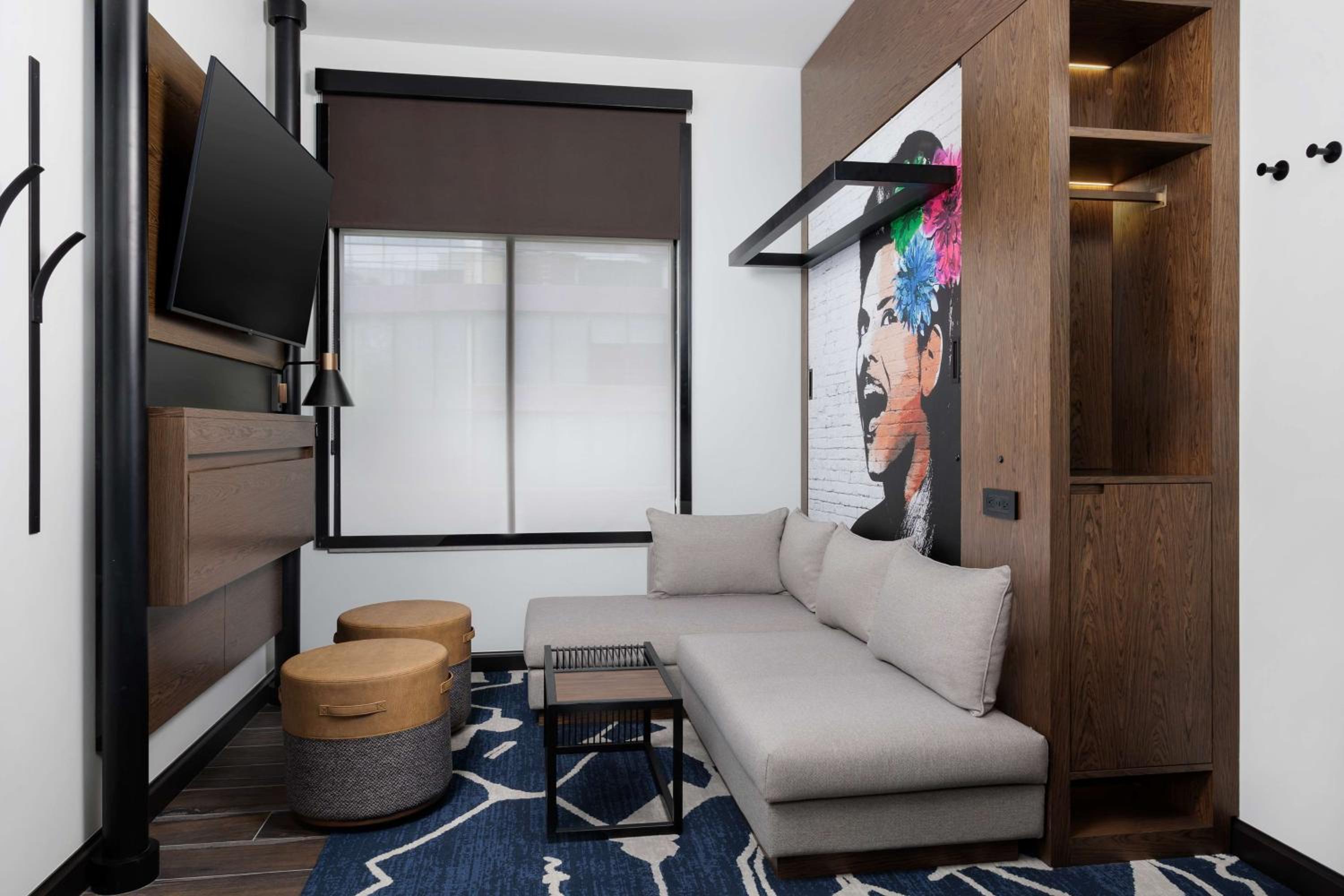 Flex Room with Queen Wall Bed - Photo 7