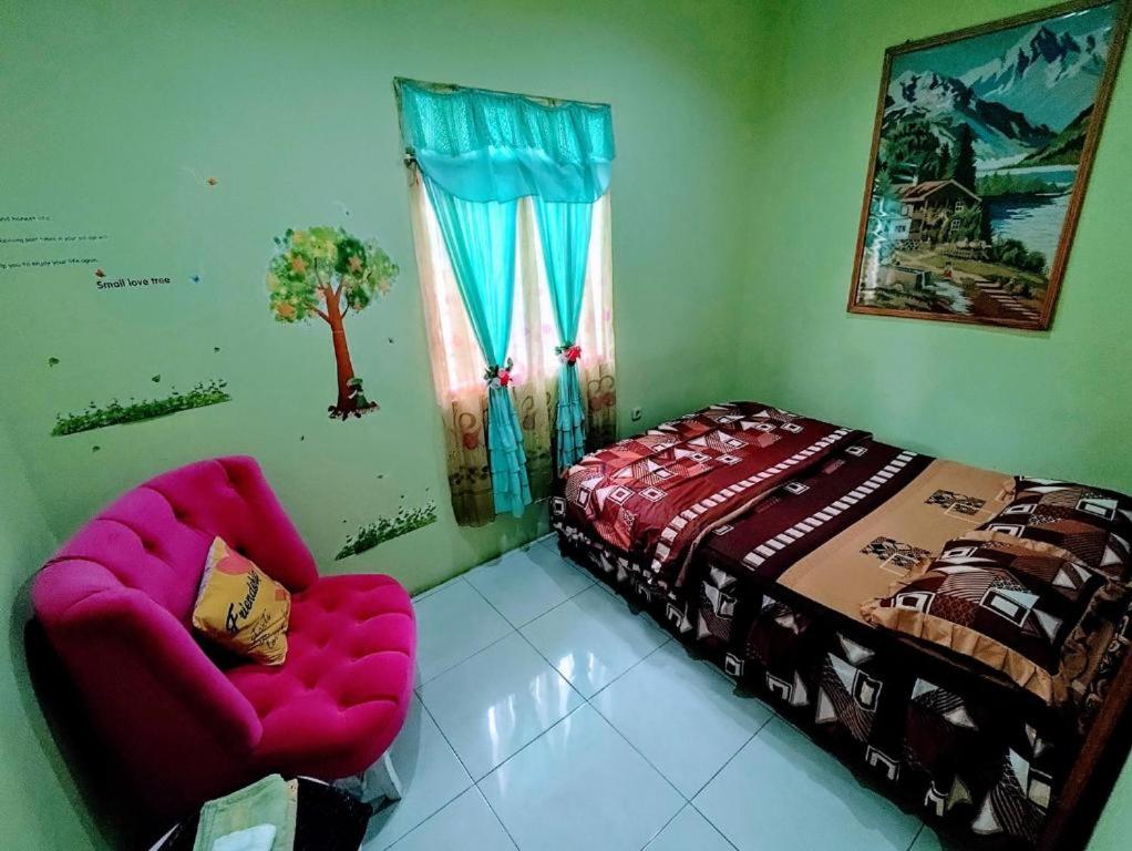 Double Room with Shared Bathroom photo 3