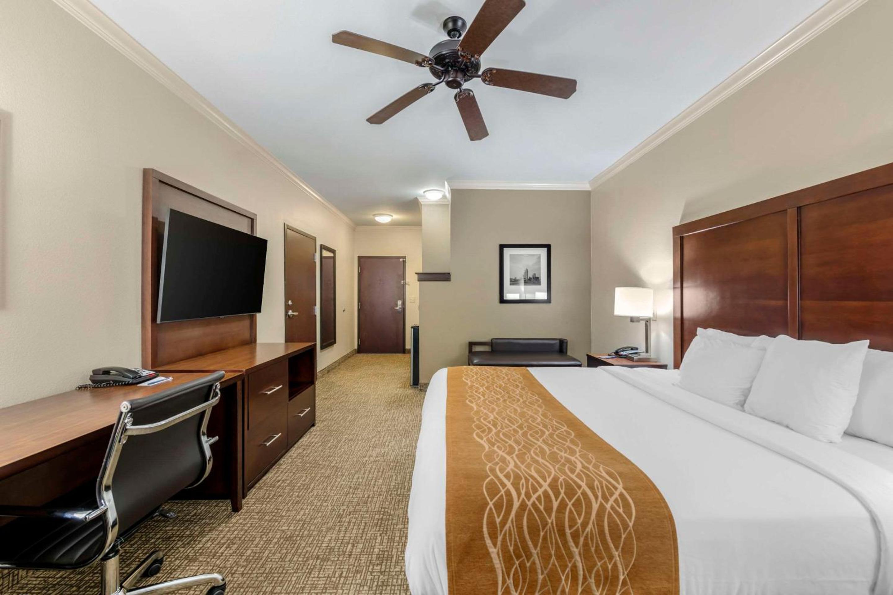 King Room - Accessible/Non-Smoking - Photo 4