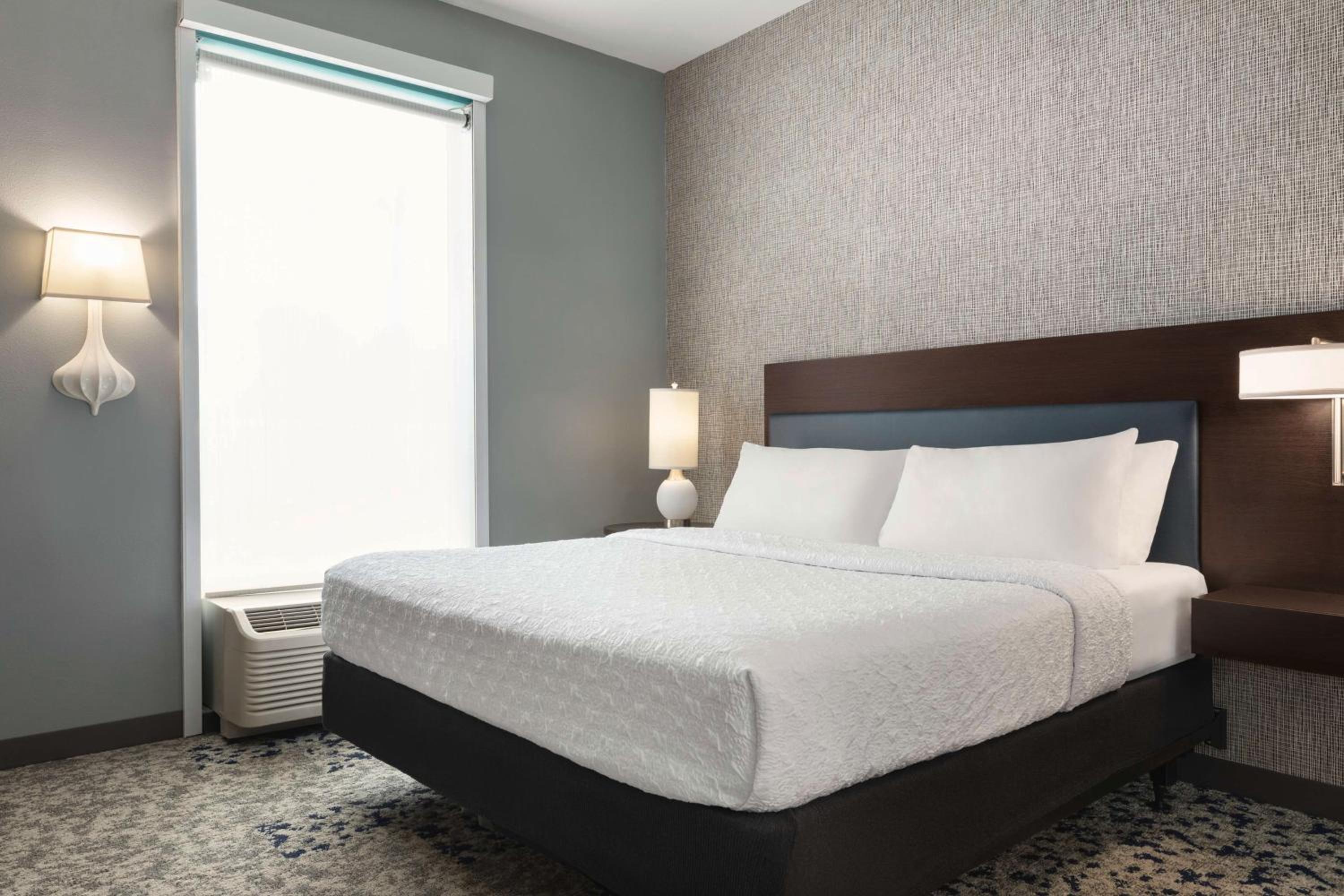 One-Bedroom King Suite - Non-Smoking - Photo 4