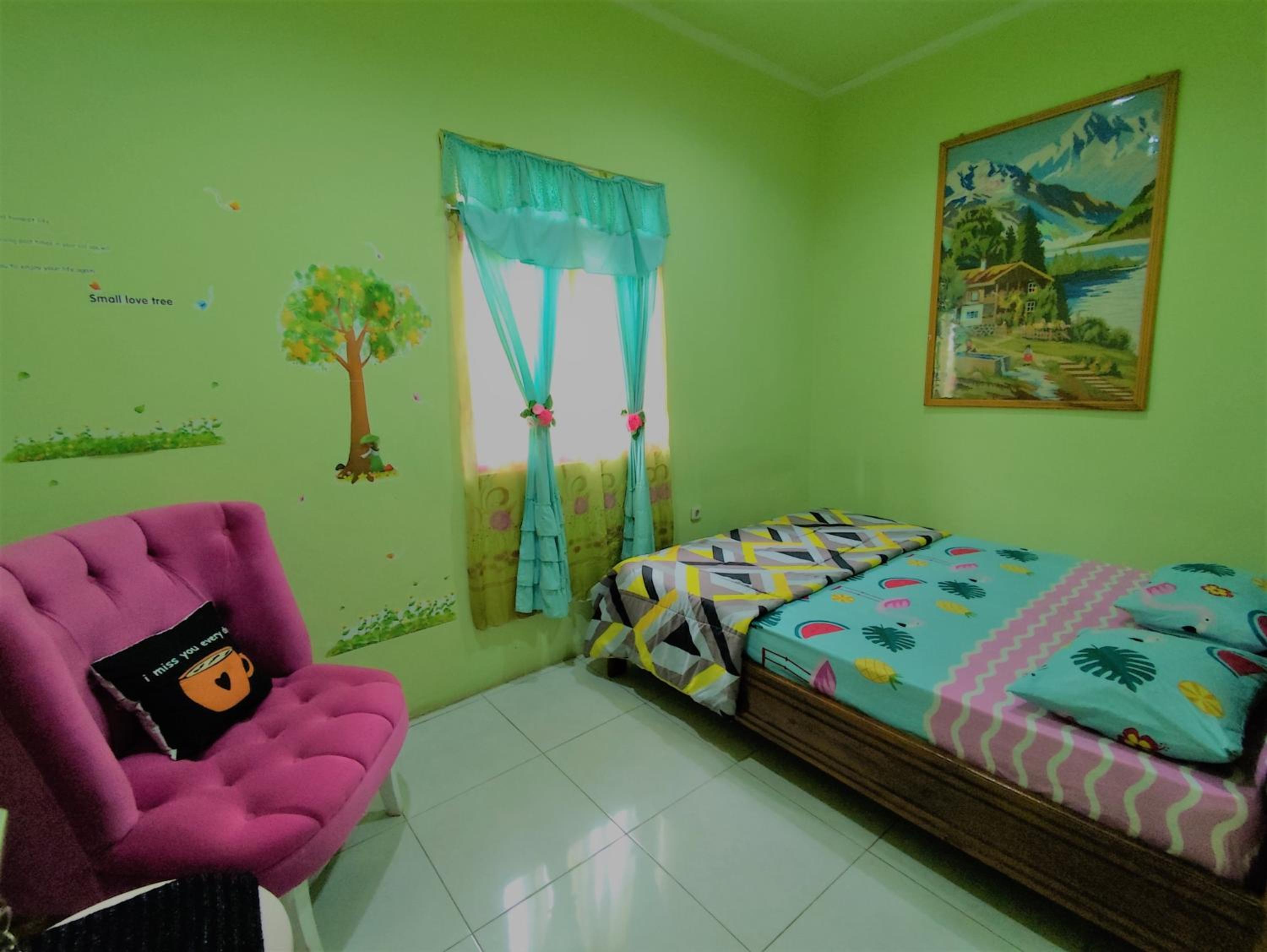 Double Room with Shared Bathroom photo 2