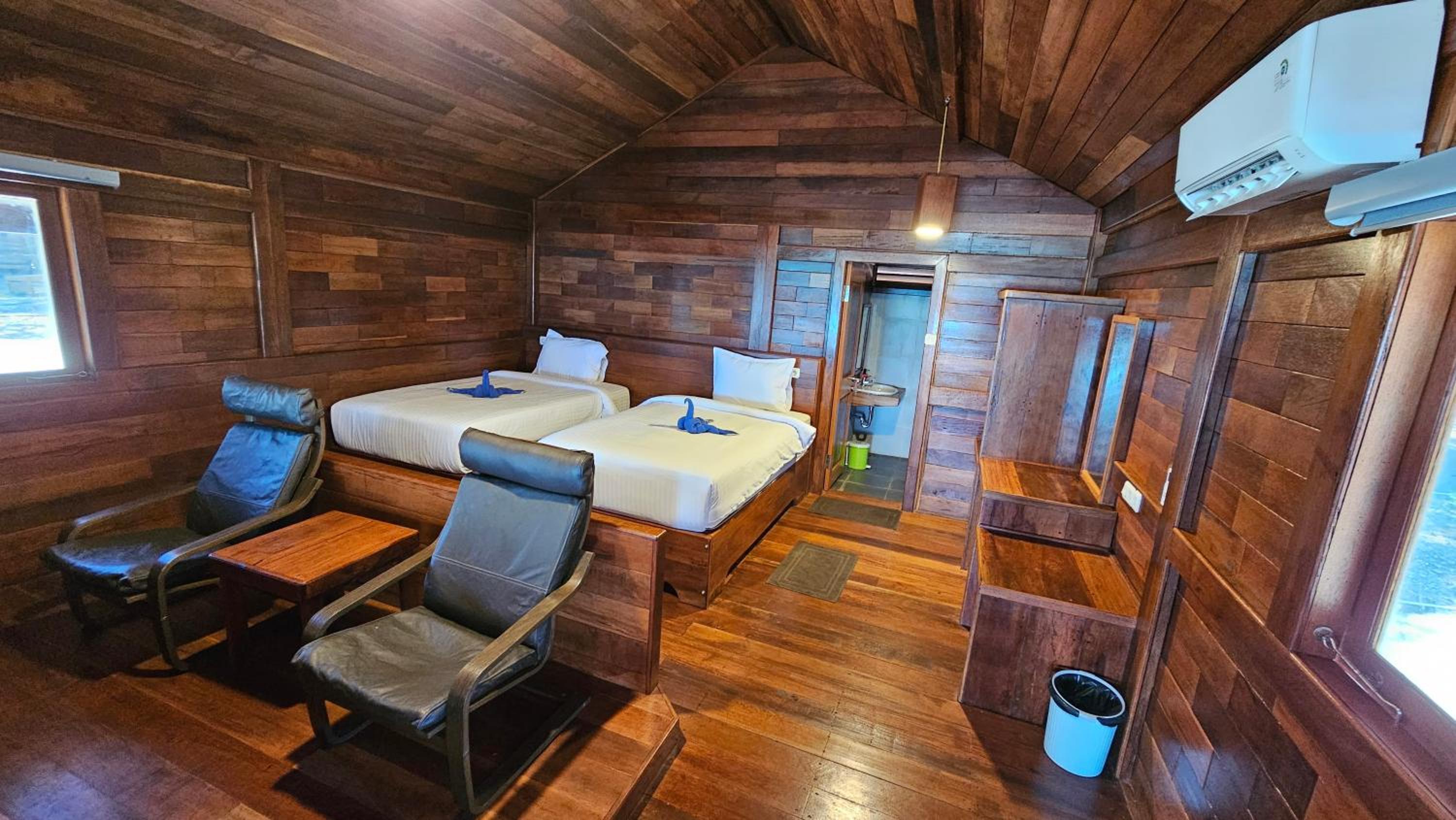 Deluxe Twin Room With Sea View photo 2