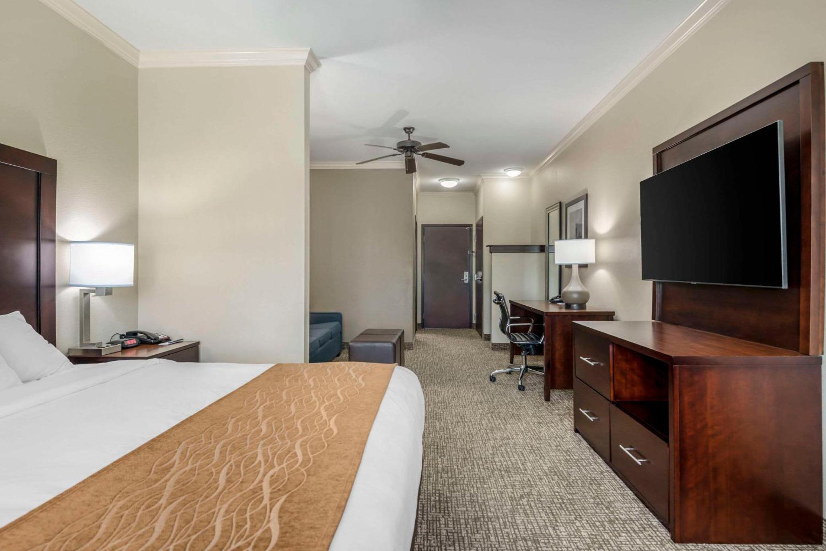 King Suite - Photo 3