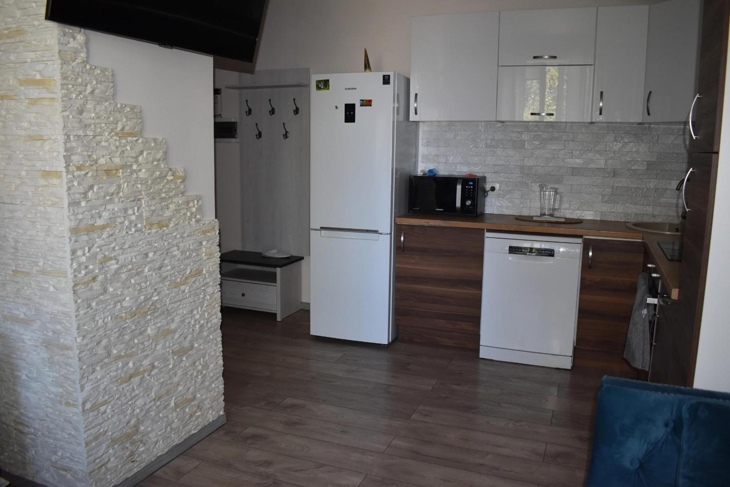 One-Bedroom Apartment photo 2