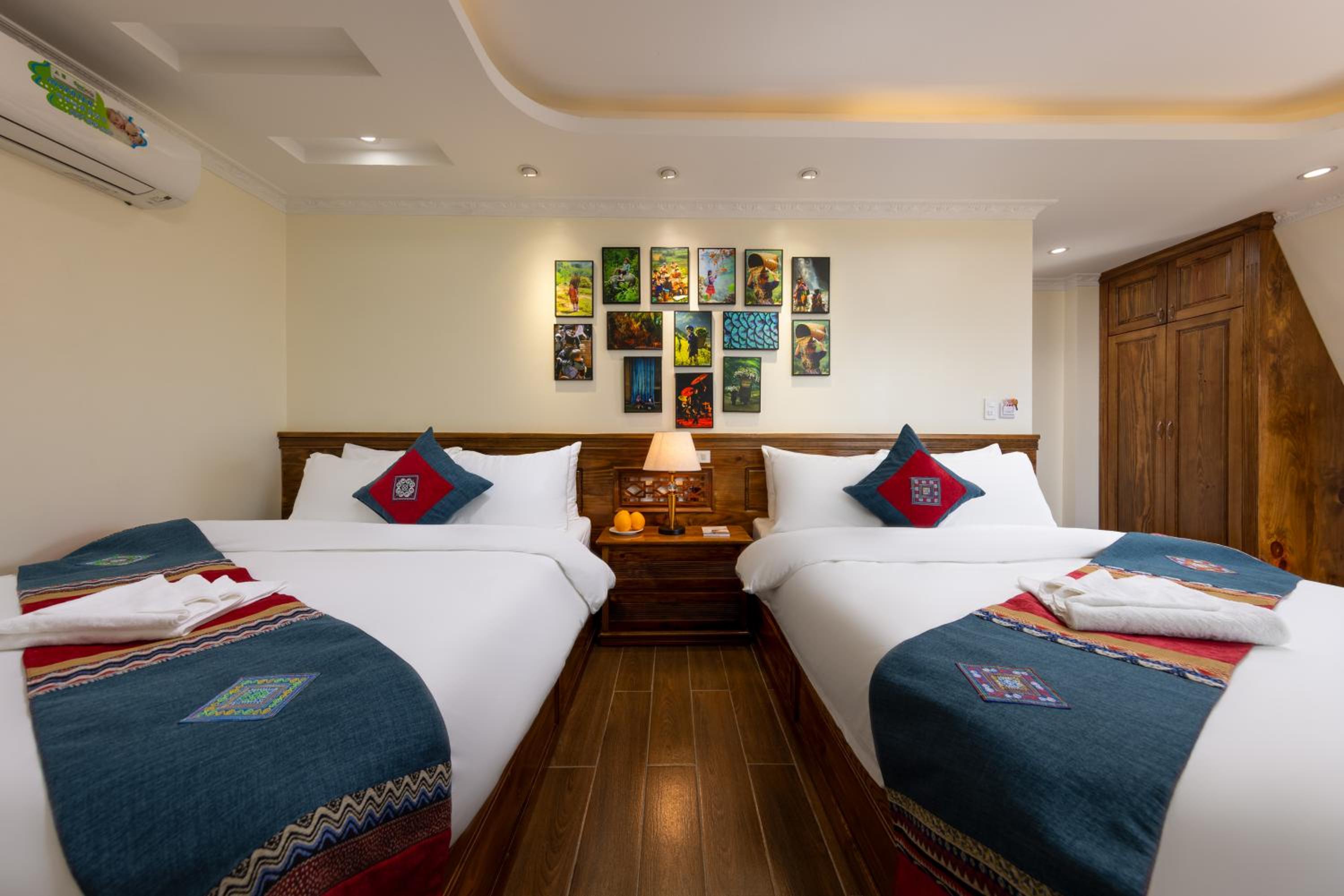 Quadruple Room with Balcony photo 2