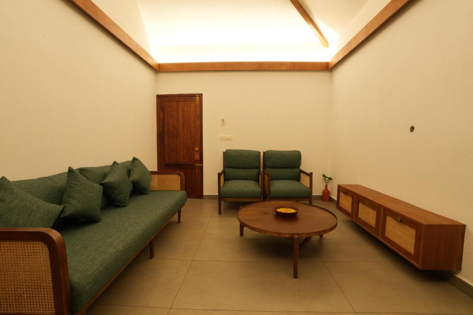 Suite - Photo 11