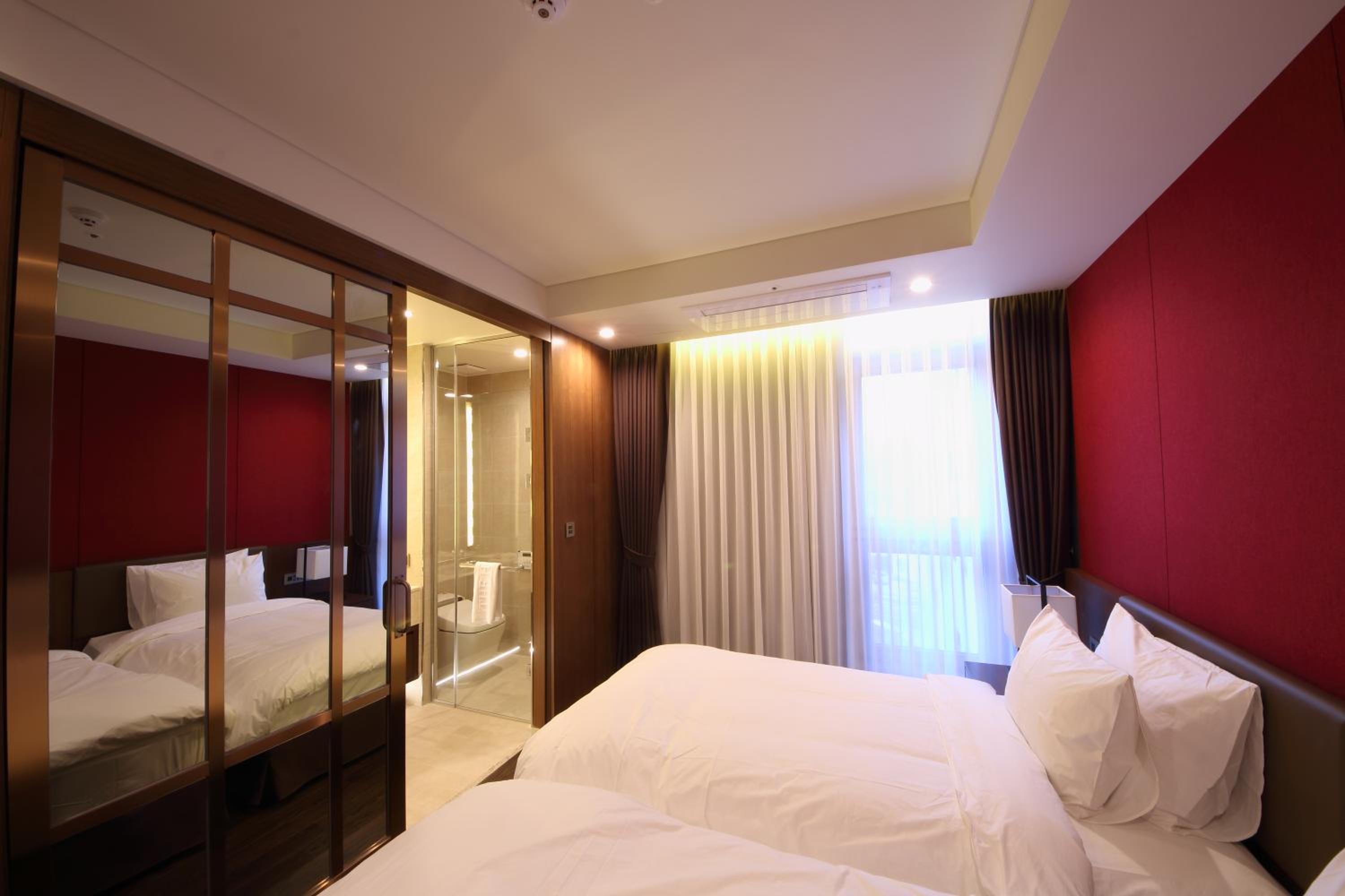 Deluxe Twin Room photo 3