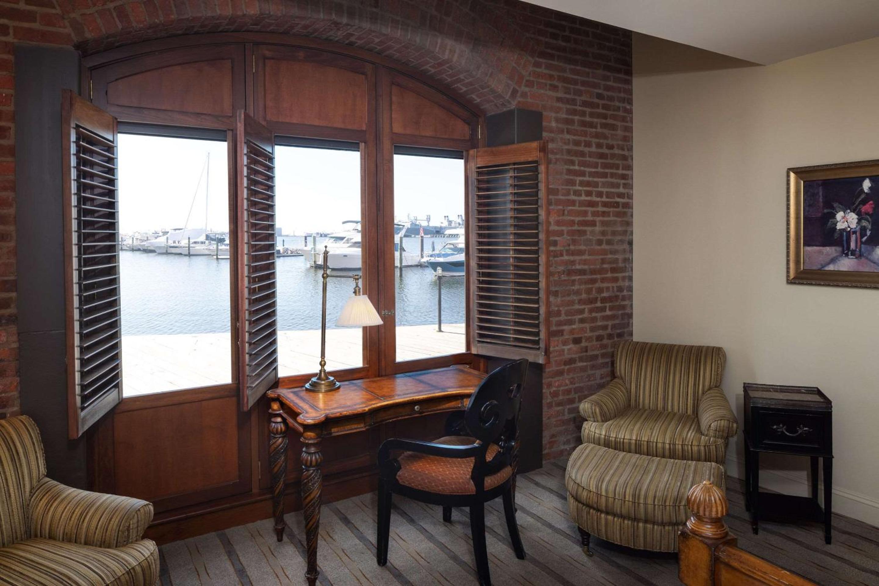 1 King Bed, Harbor View - Photo 4