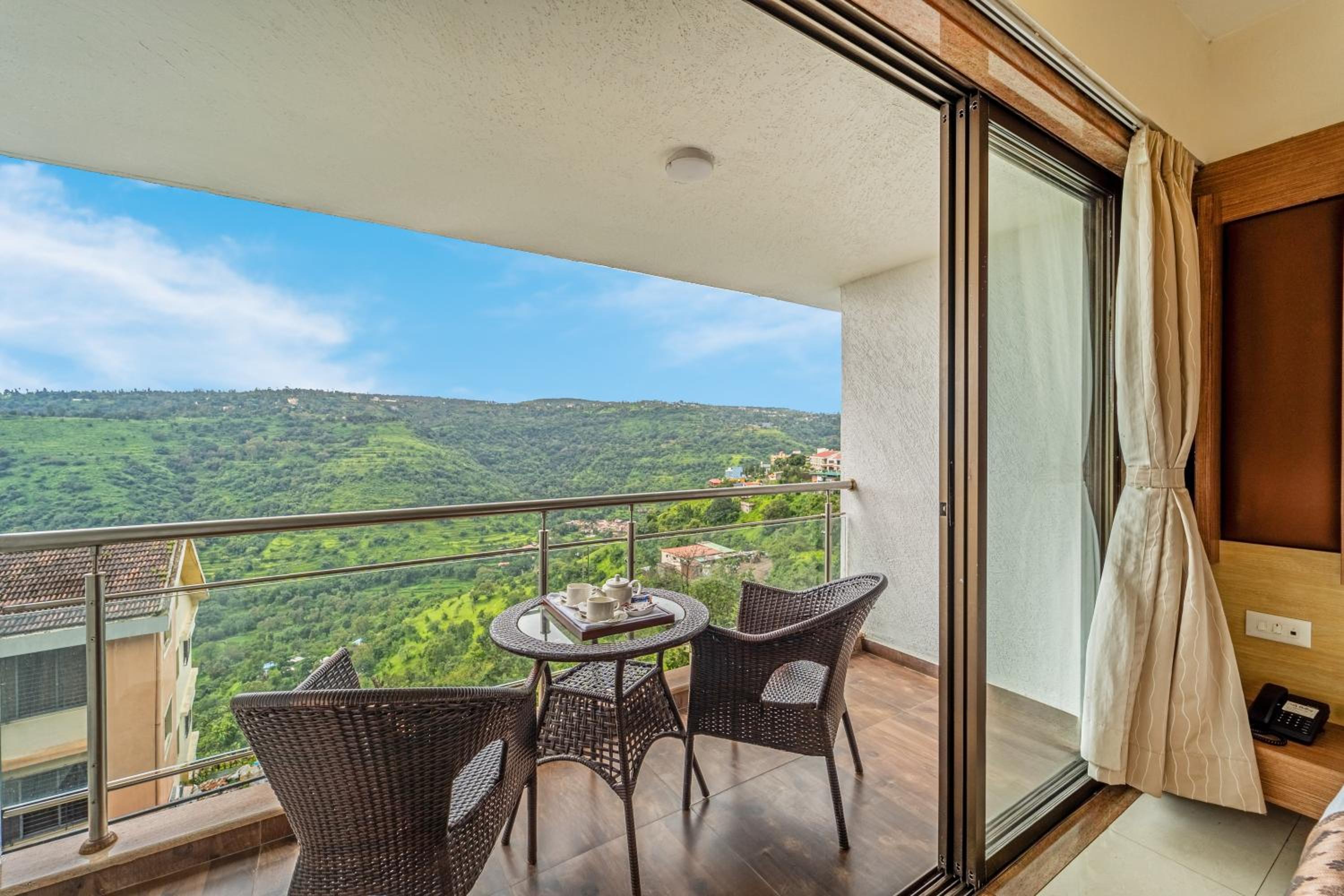 Mountain View Privilege Suites With Balcony photo 3