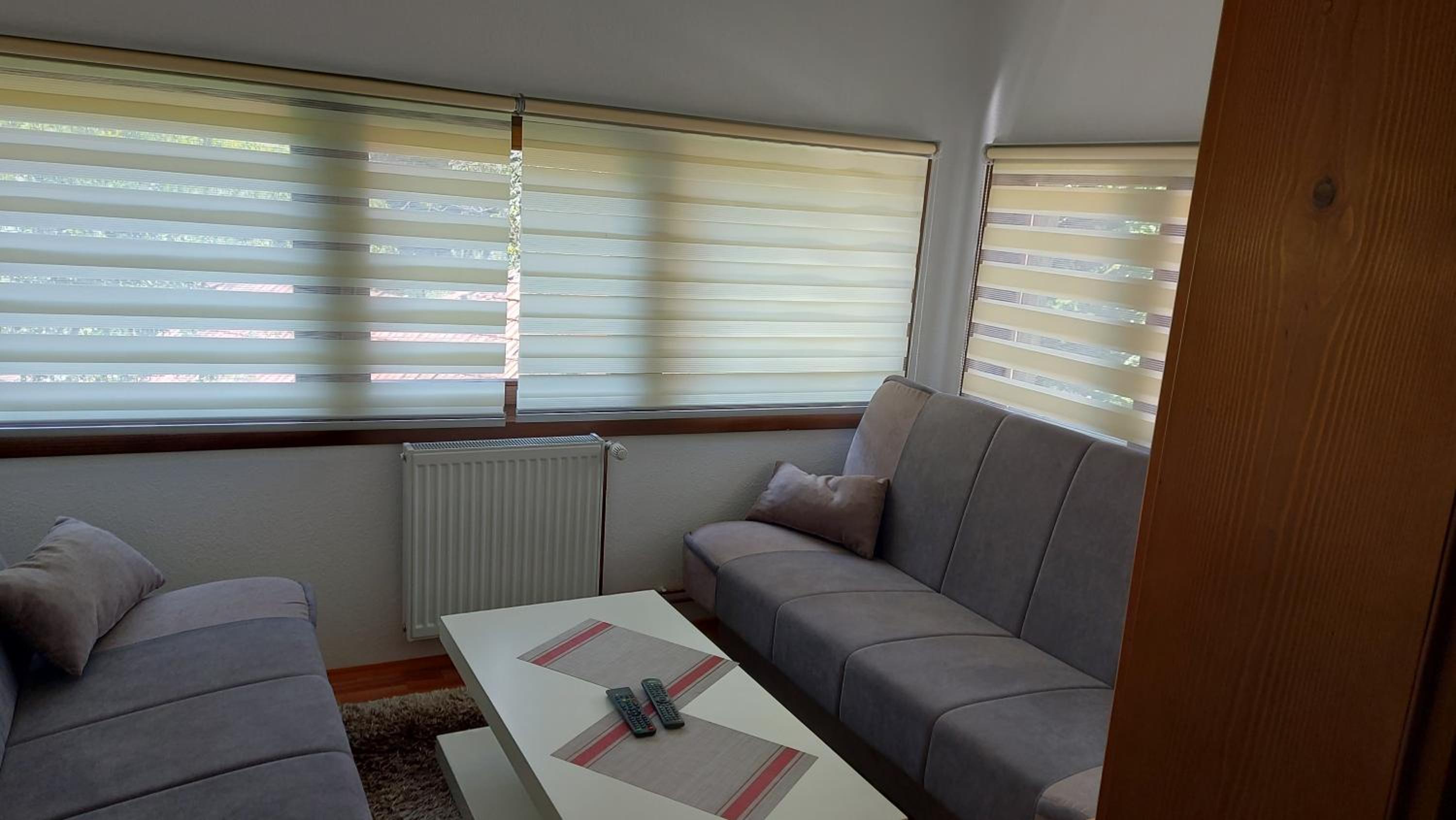 One-Bedroom House photo 1