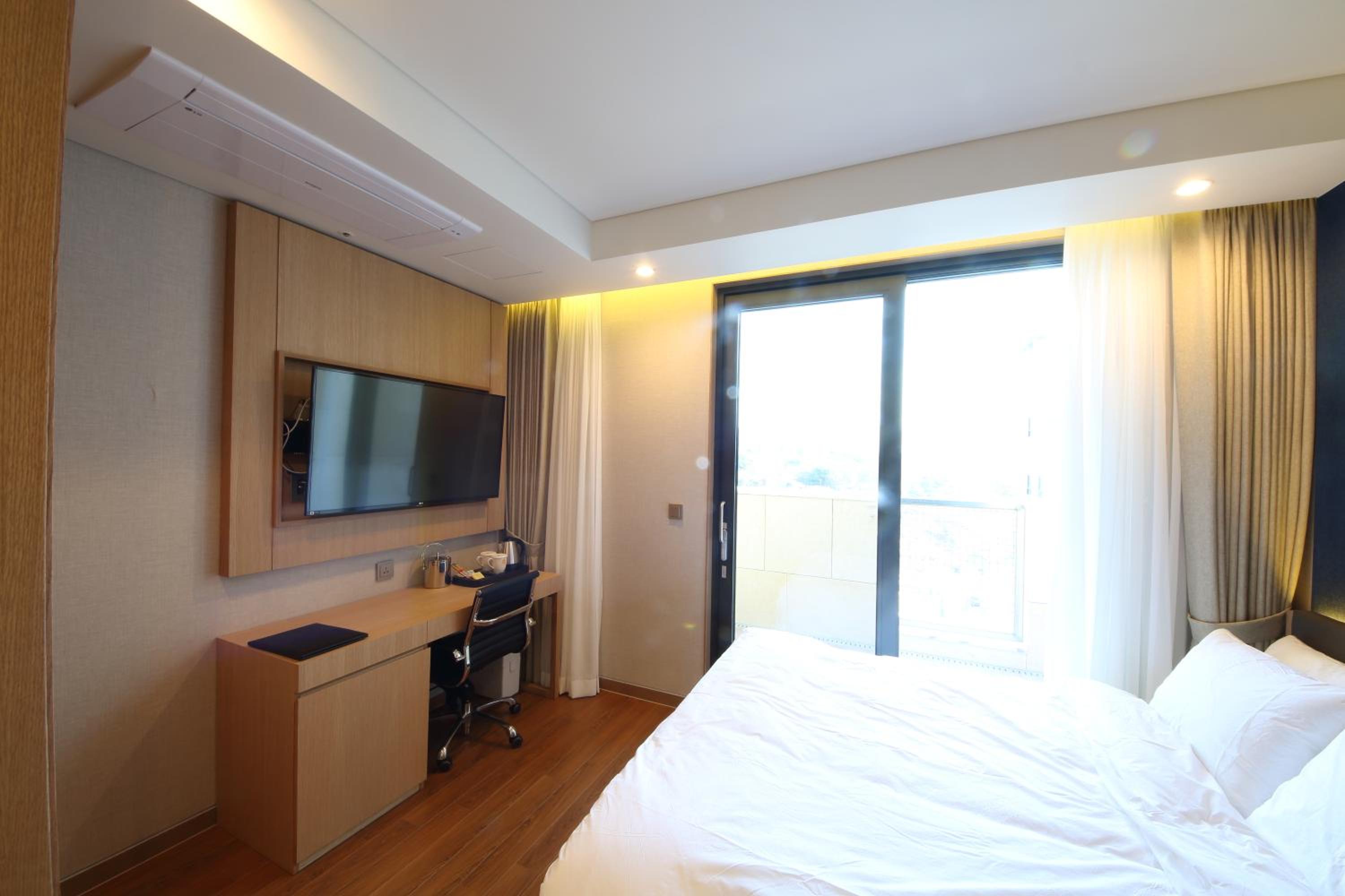 Double Room with Balcony photo 3