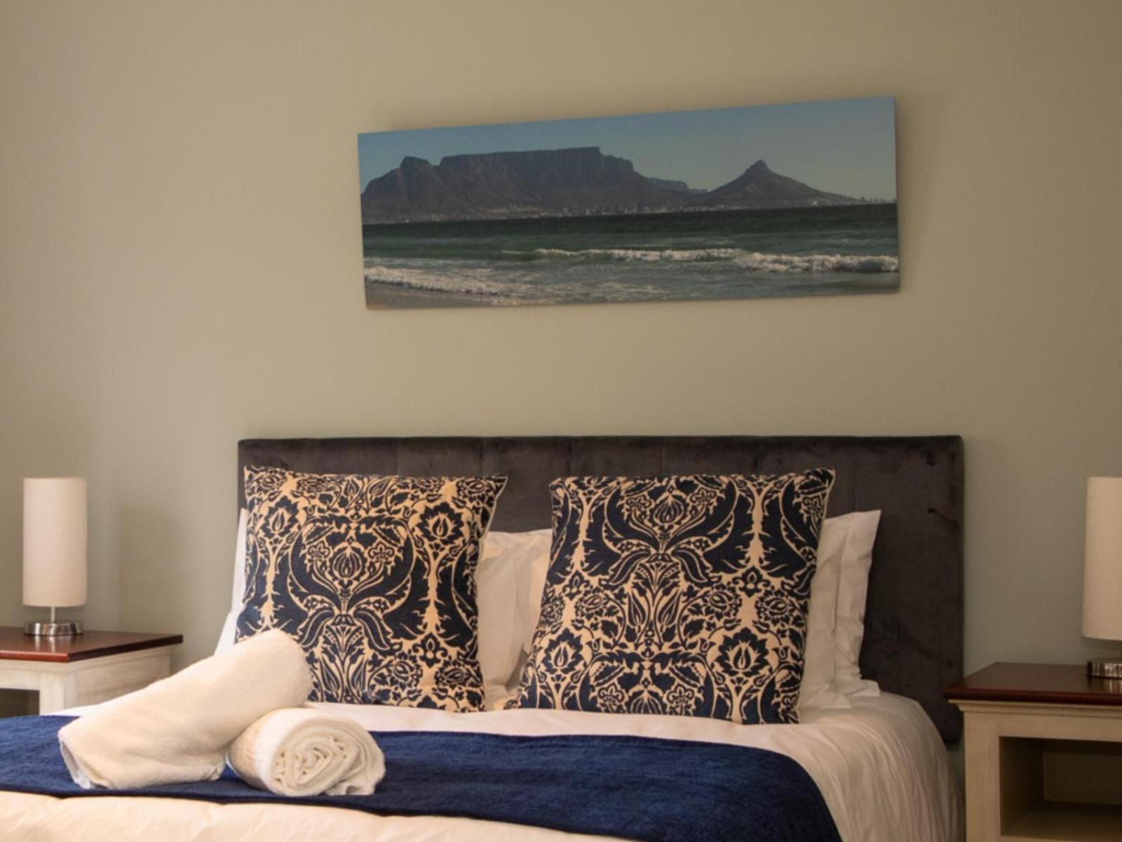 Queen Room photo 2