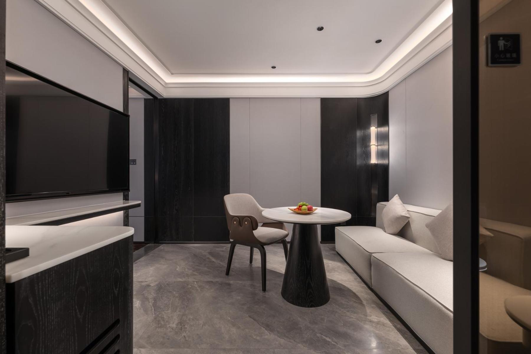 King Suite With Spa Bath photo 3