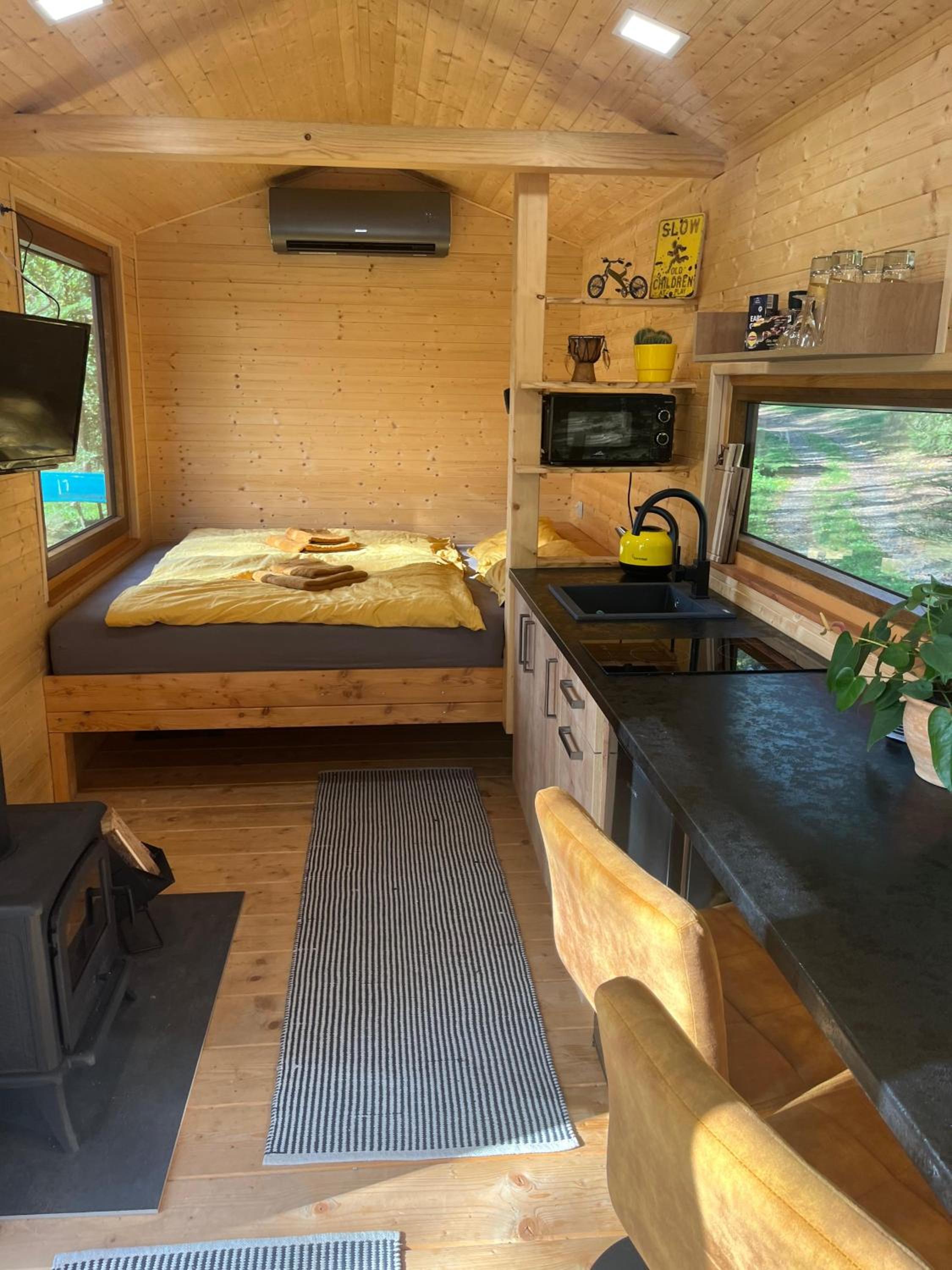 Mobile Home photo 1