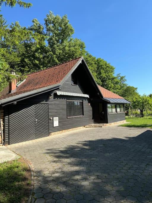 Three-Bedroom House photo 1