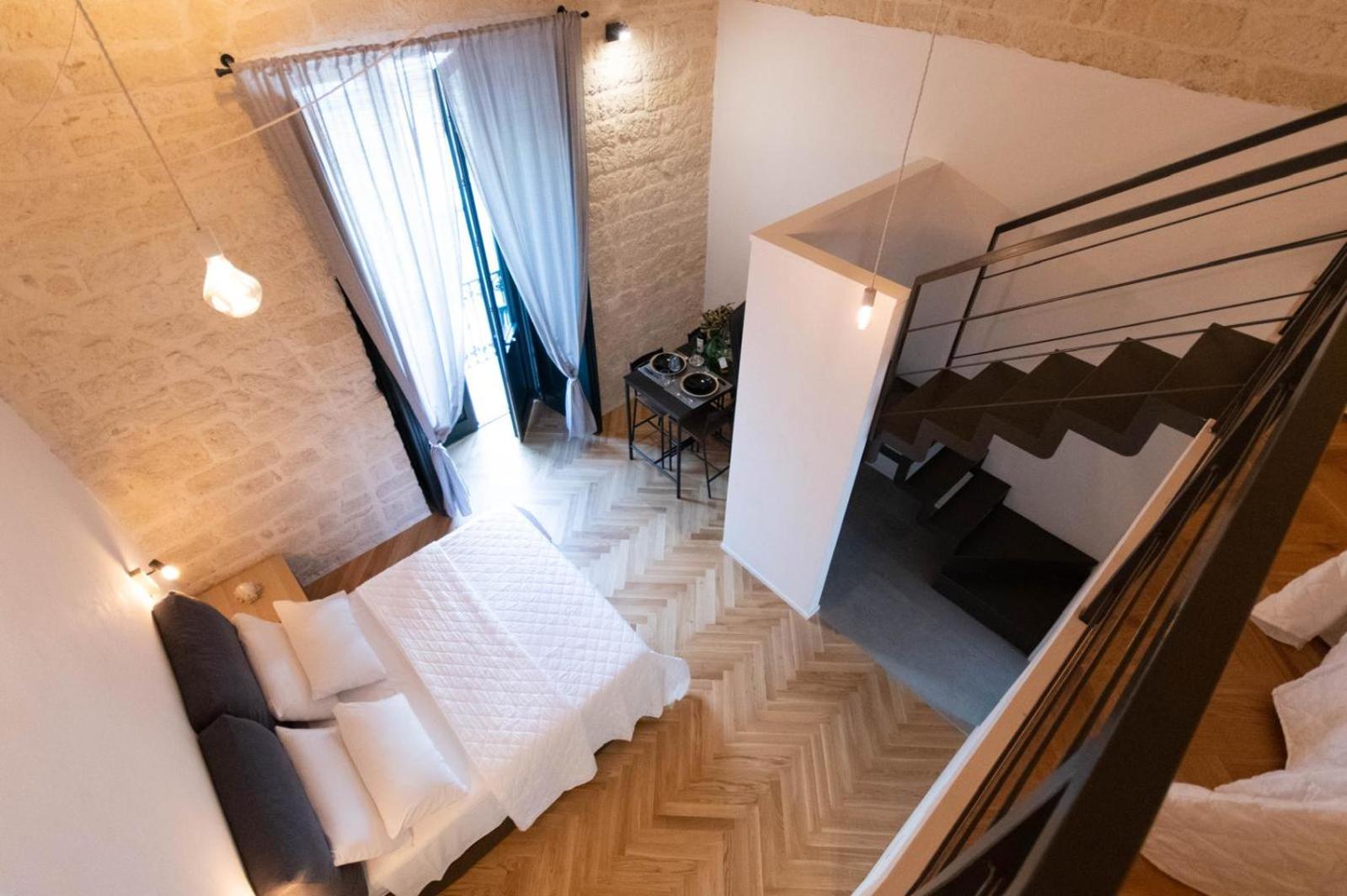 One-Bedroom Loft Apartment with Balcony photo 3