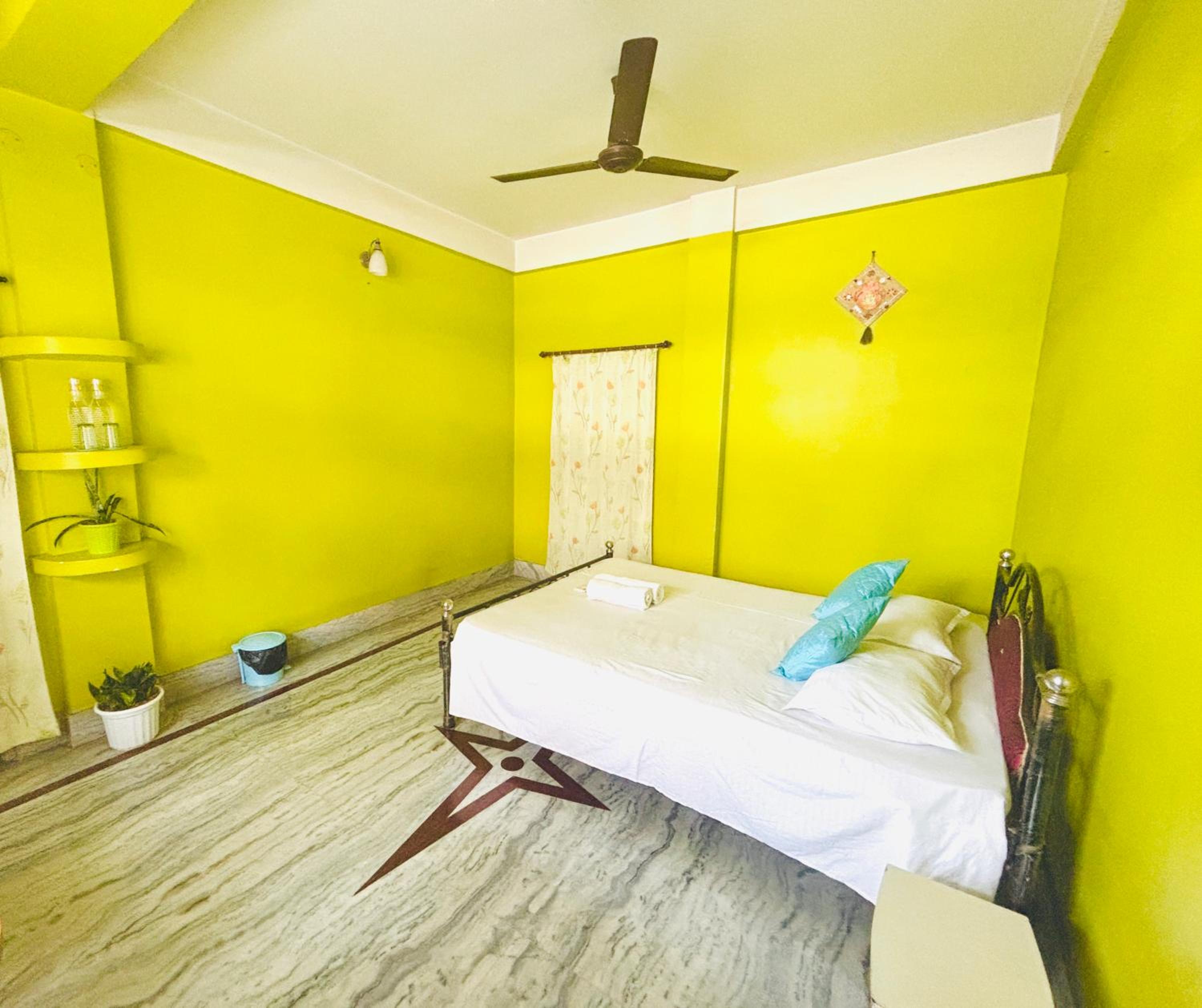 Budget Double Room photo 3