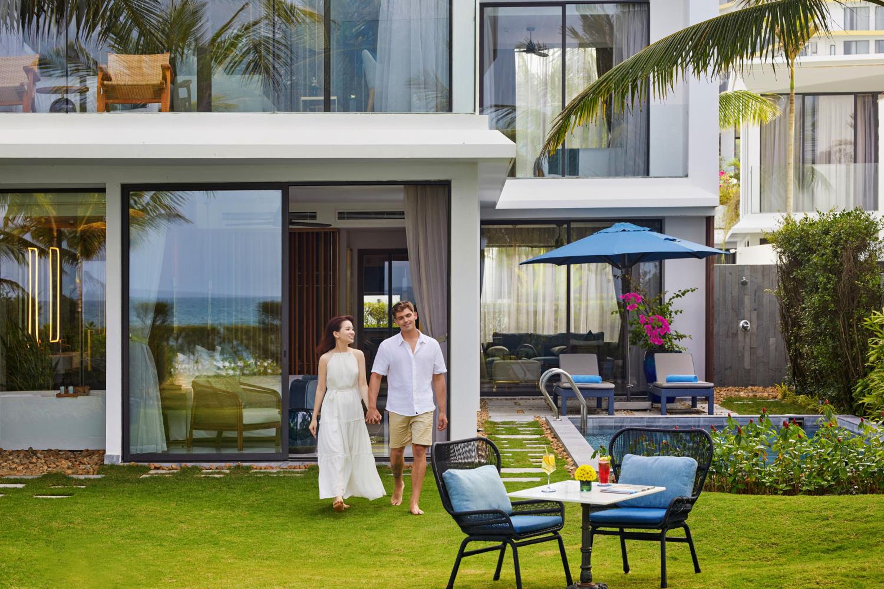 Three-Bedroom Villa with Private Pool - Beachfront - Photo 15