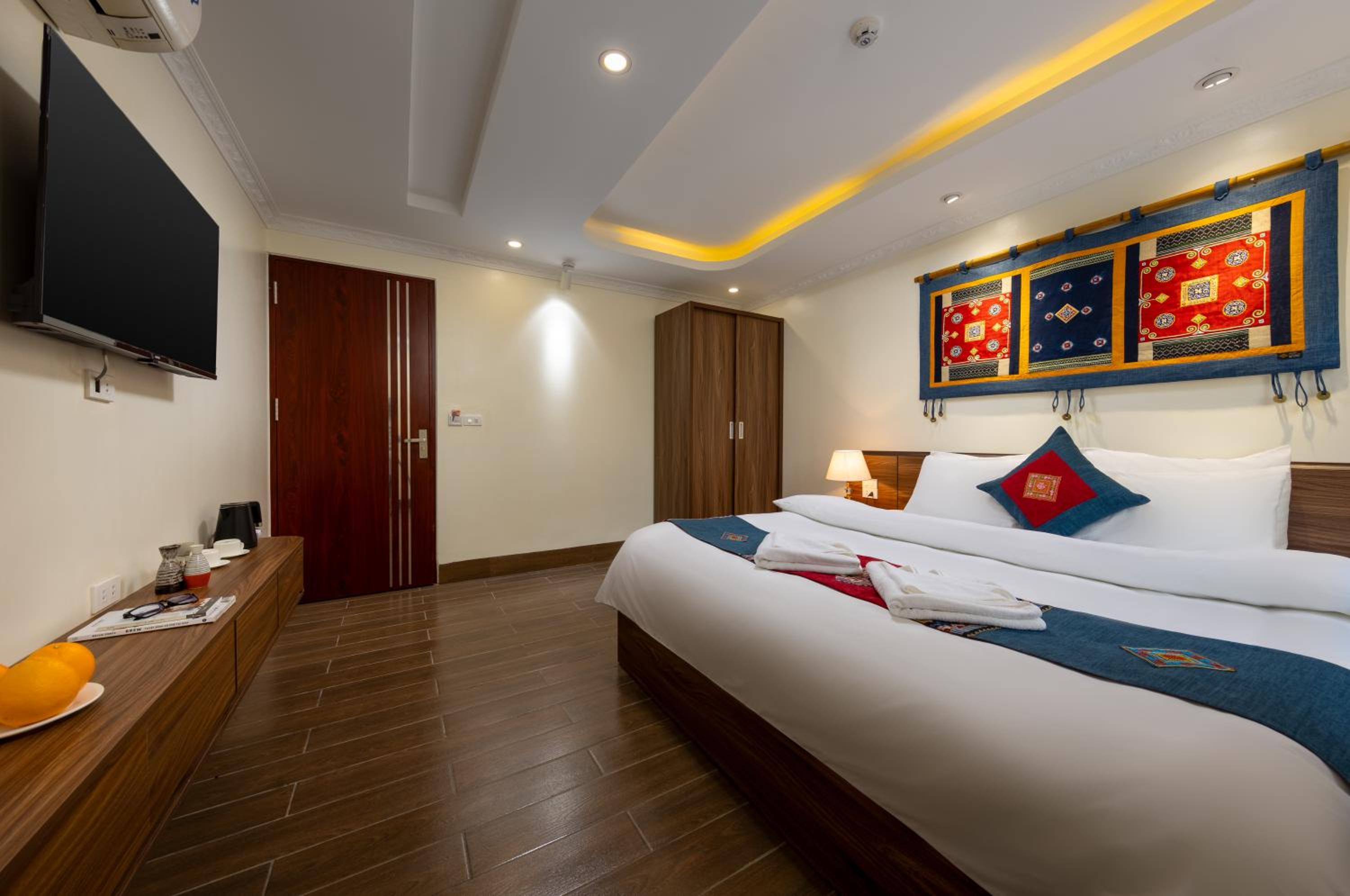 Deluxe King Room photo 2