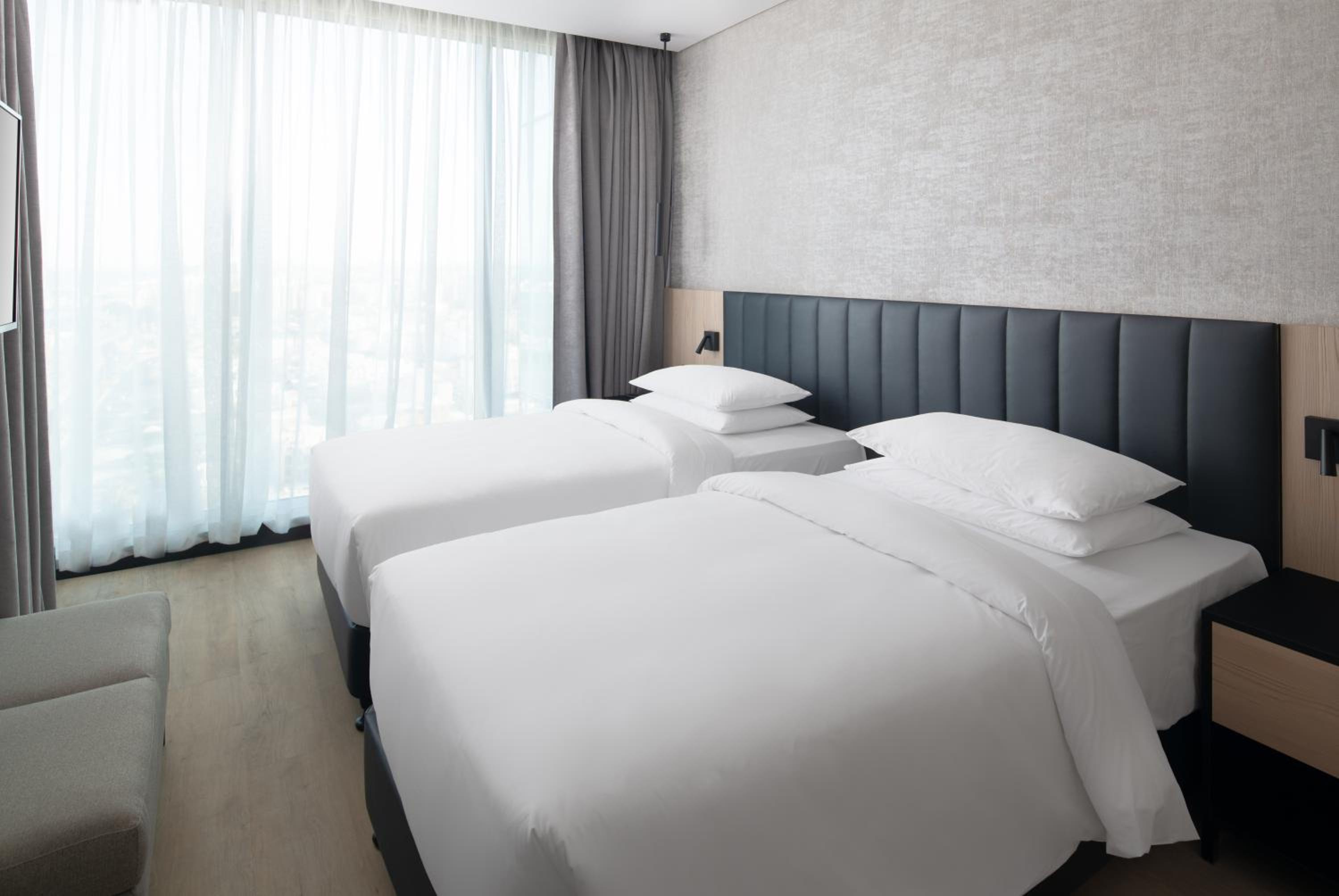 Two-Bedroom Apartment - City View - Photo 4