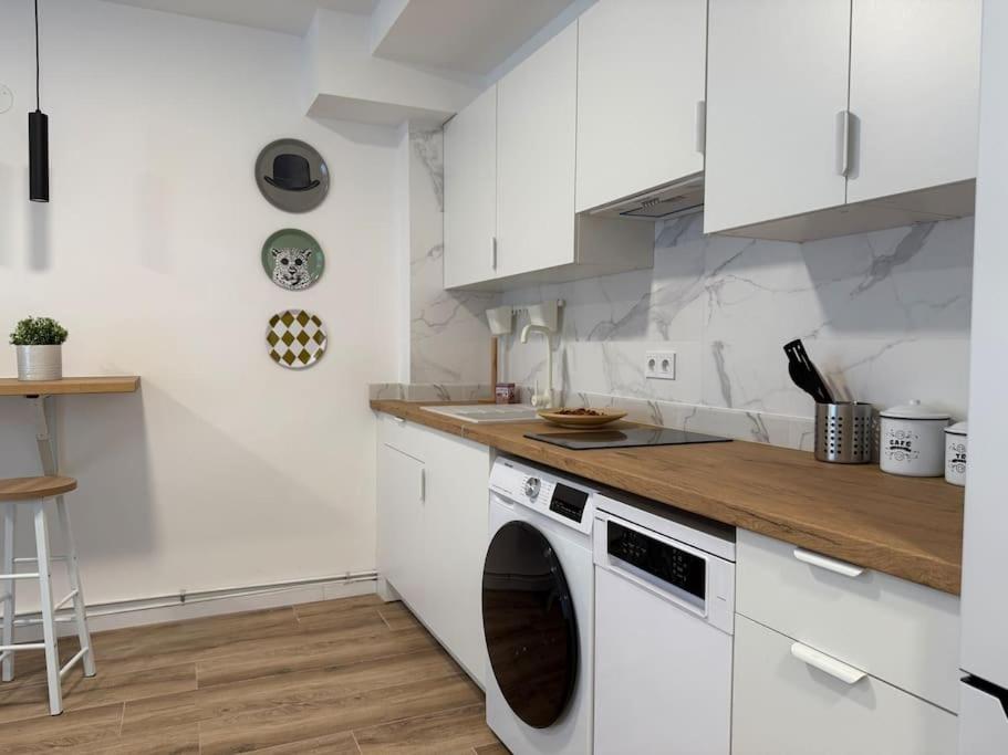 Three-Bedroom Apartment photo 2