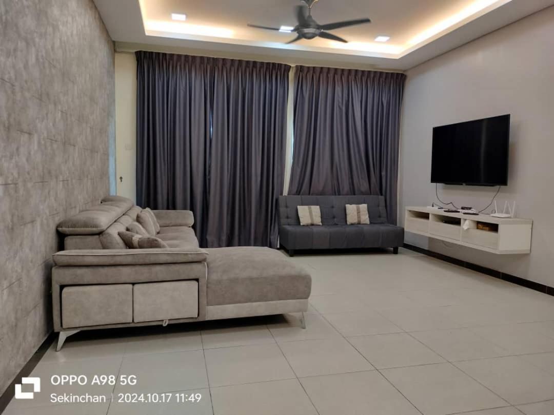 Four-Bedroom Penthouse Apartment photo 3