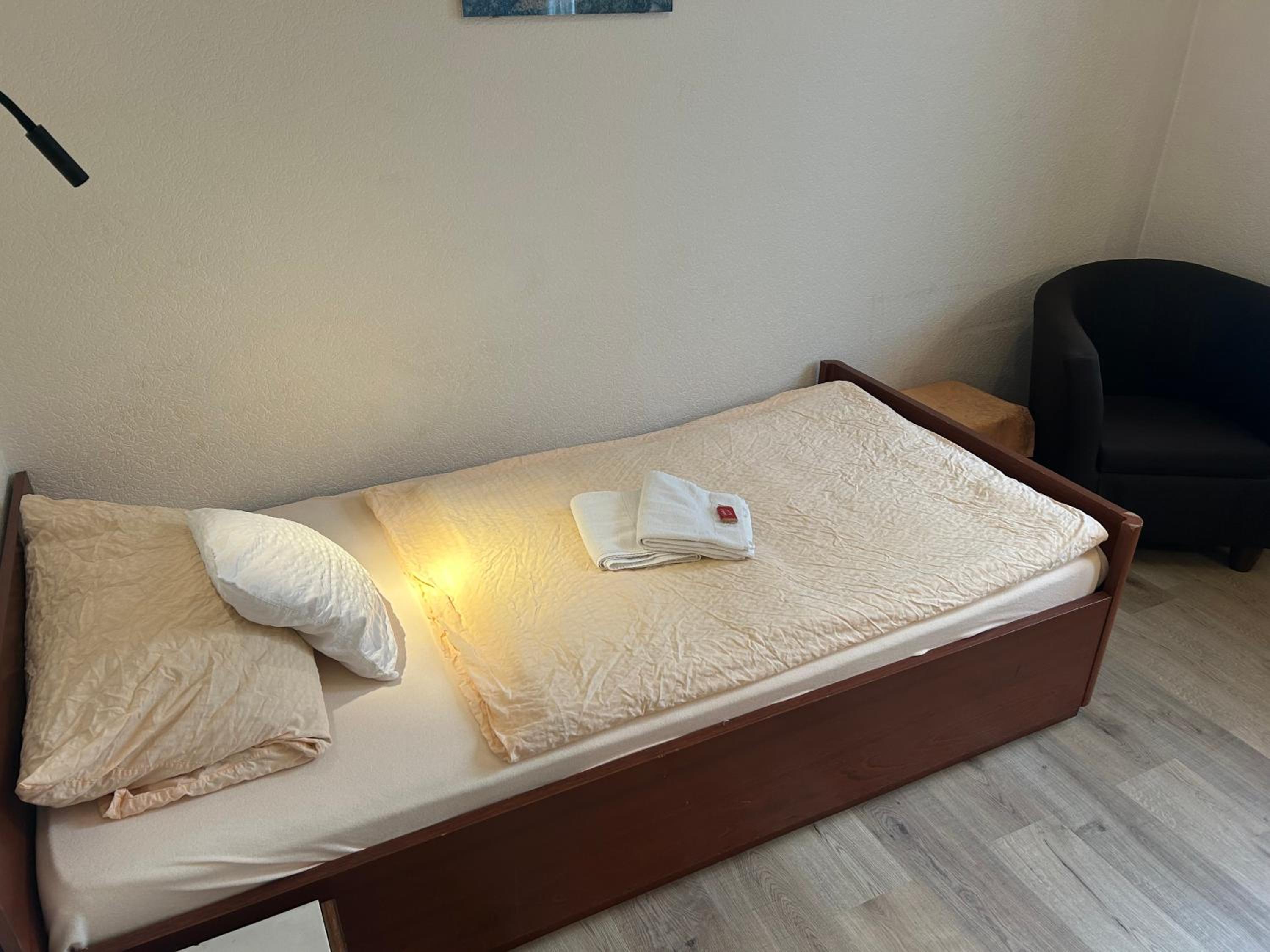 Standard Single Room With Shared Bathroom