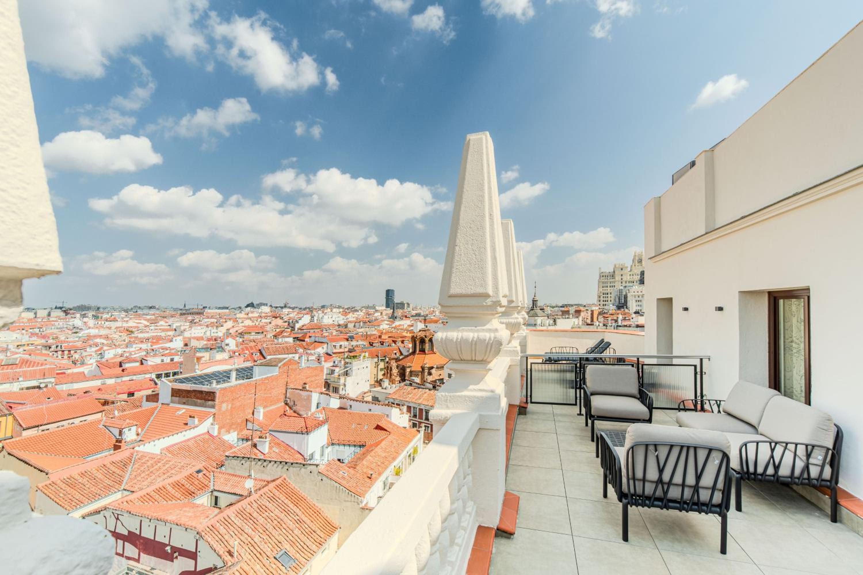 Loft Deluxe with Terrace photo 2