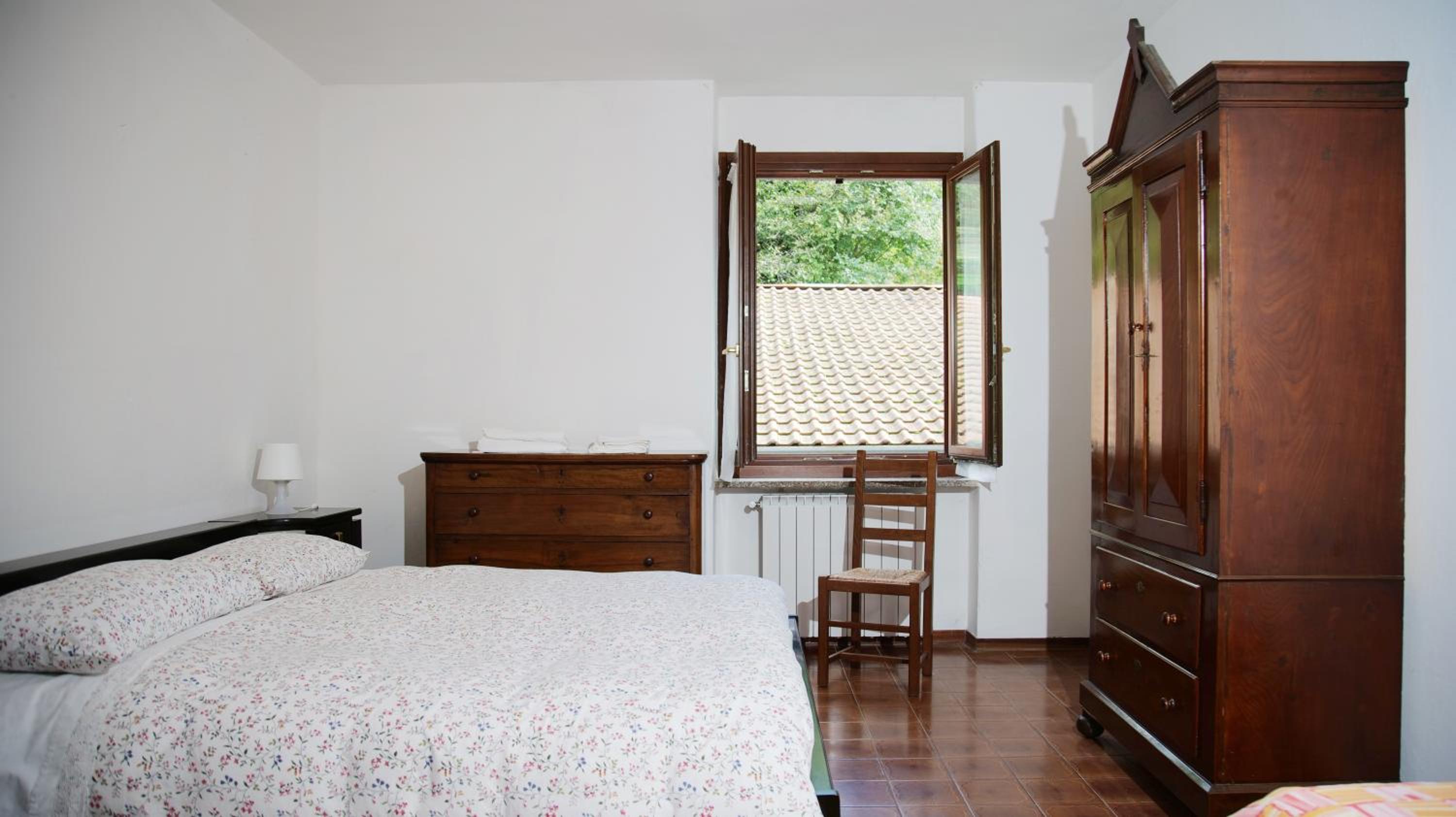 Three-Bedroom Apartment photo 2