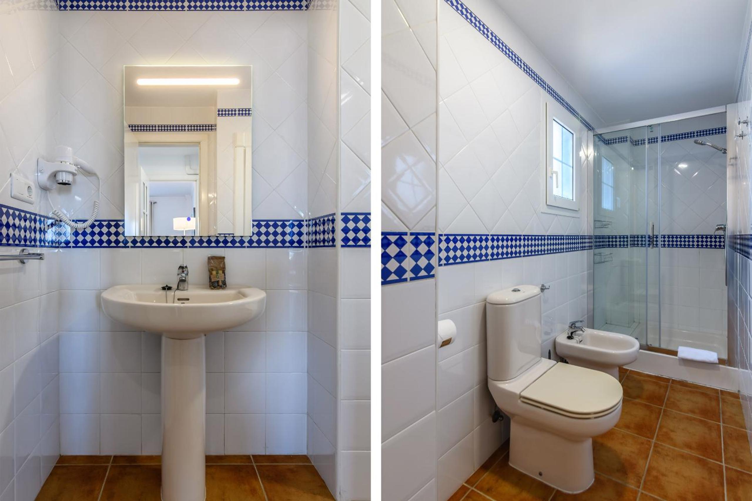 One-Bedroom Apartment with View photo 2