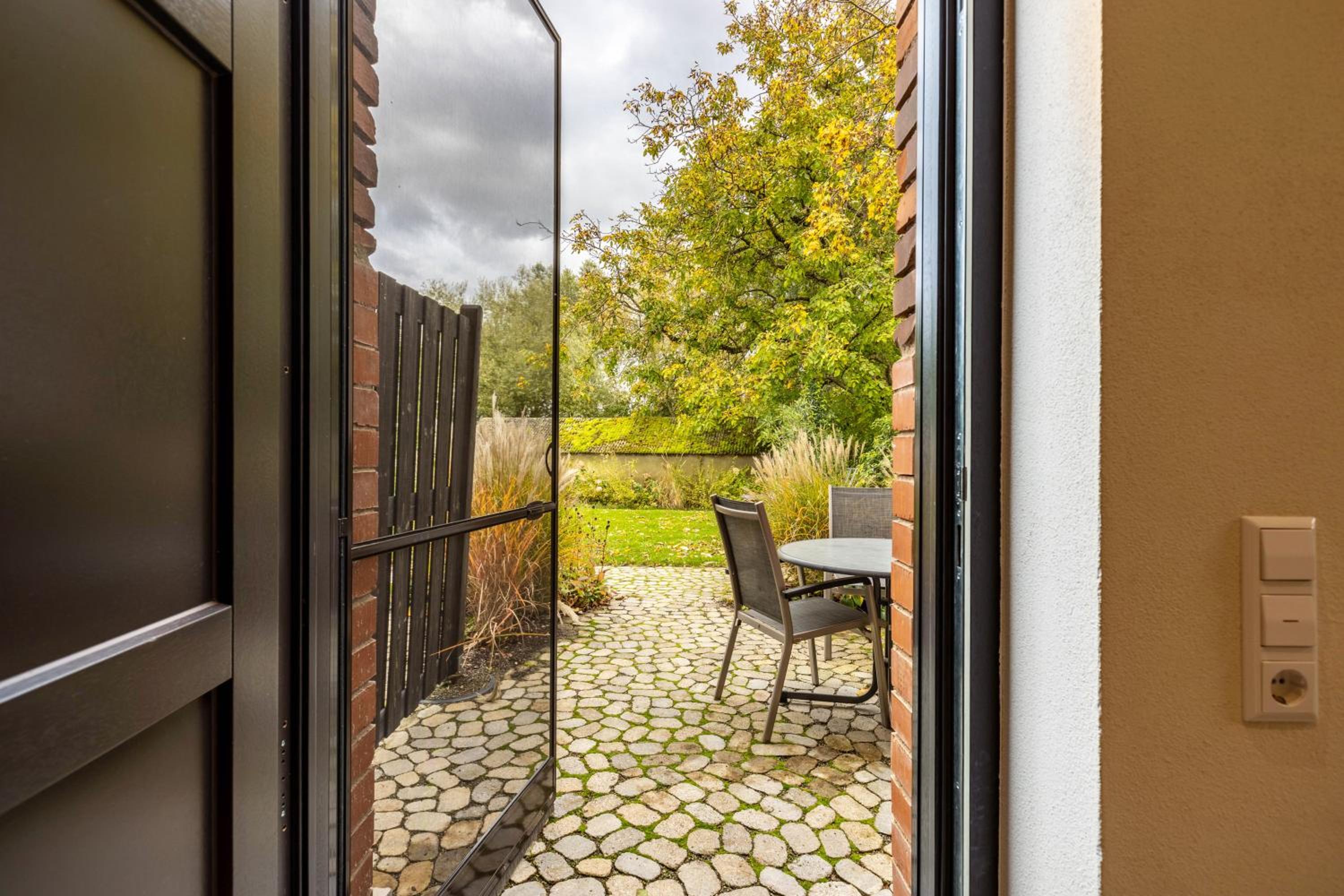 One-Bedroom Apartment with Garden View photo 3