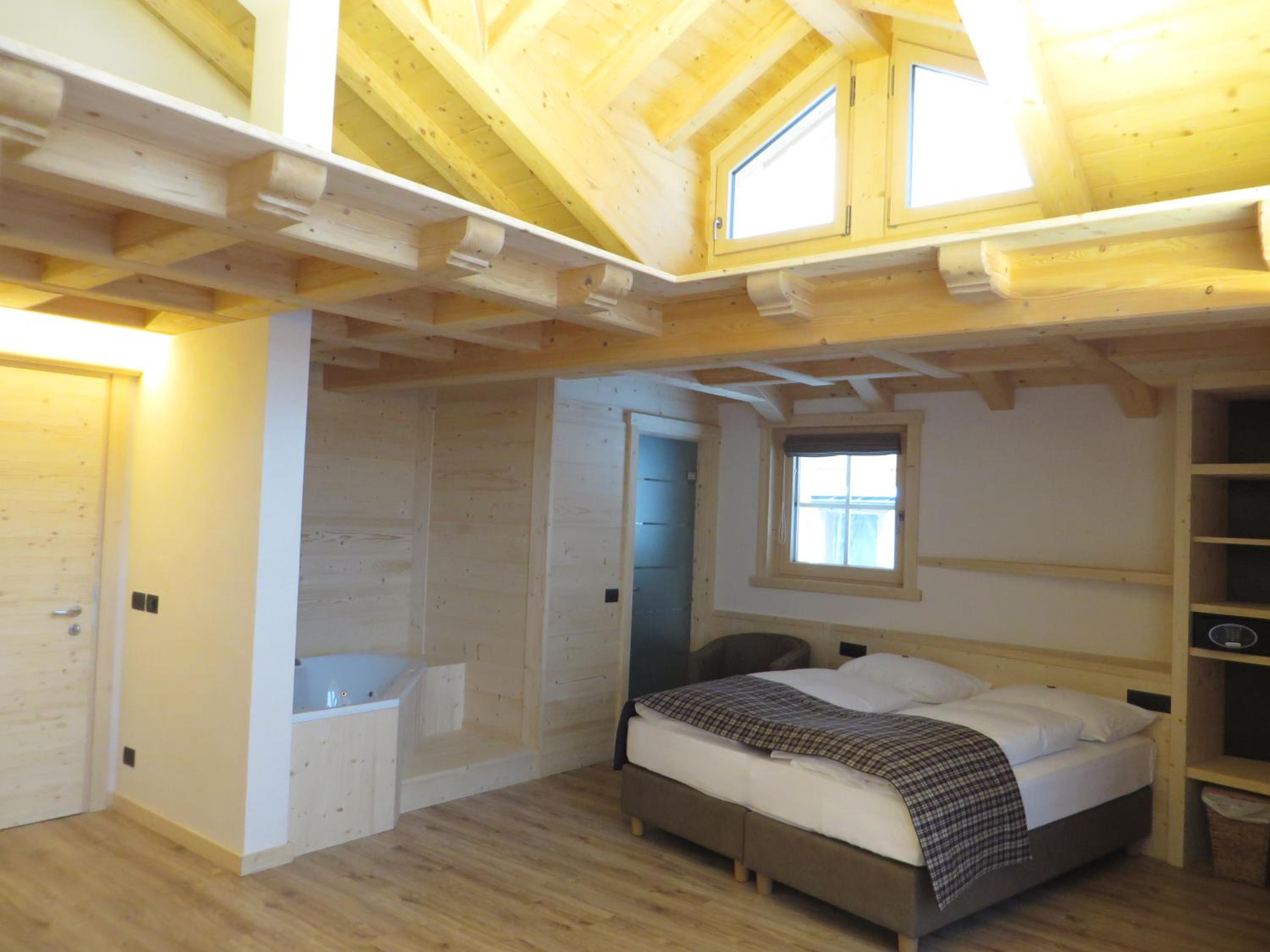 Suite with Spa Bath photo 1