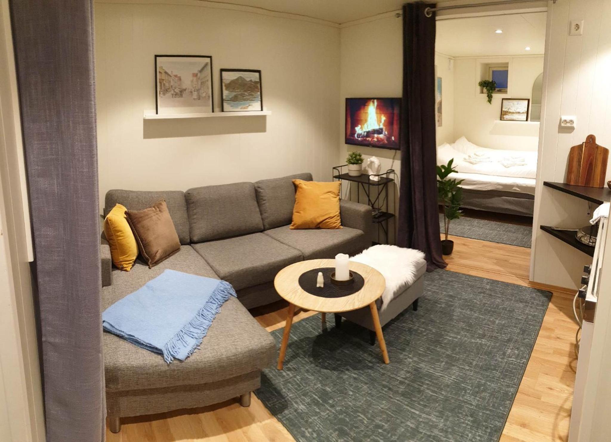 One-Bedroom Apartment photo 1