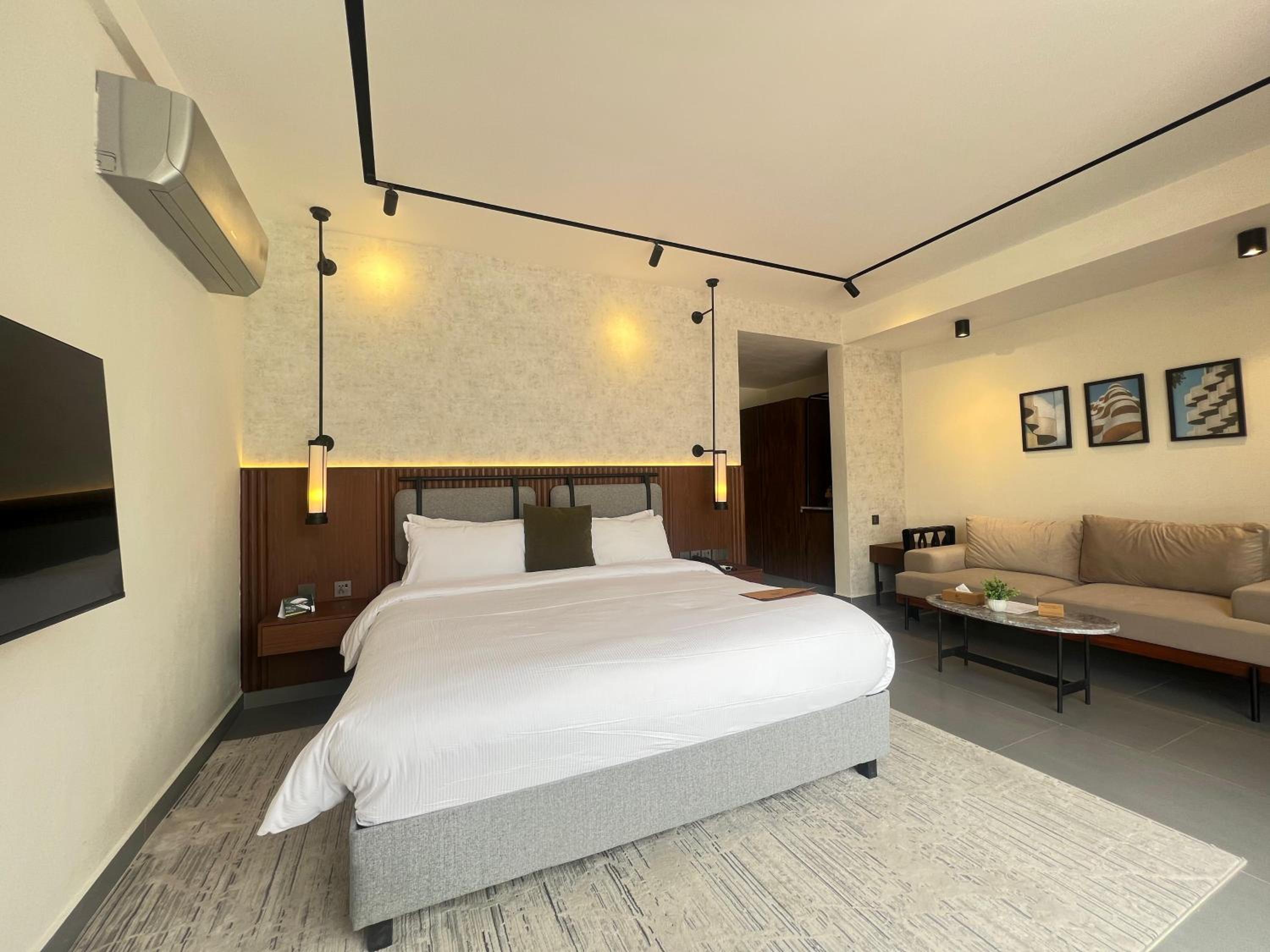 Deluxe King Room