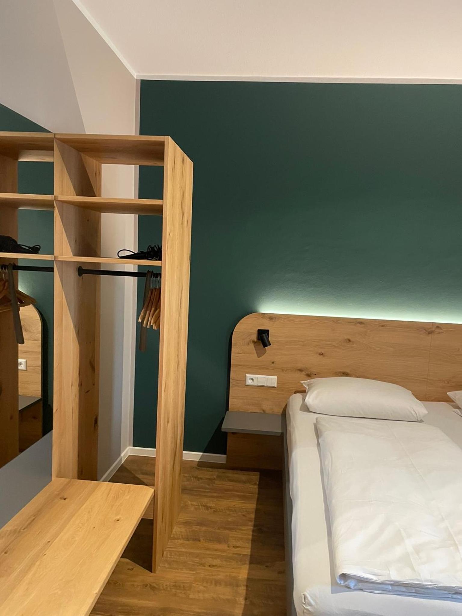 Standard Double Room - Photo 2