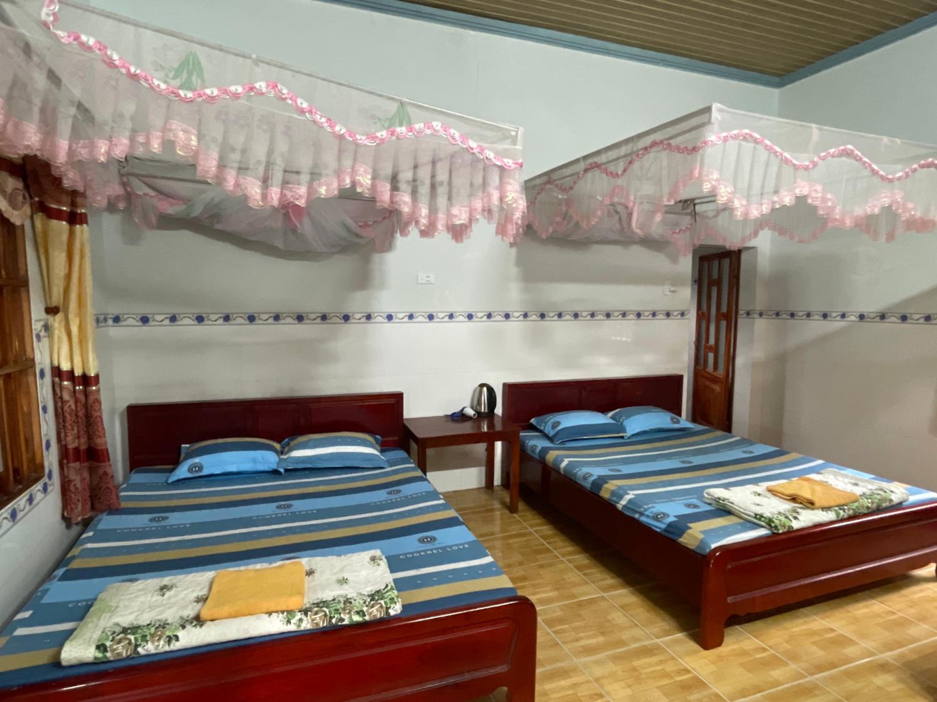 Standard Family Room - Photo 9