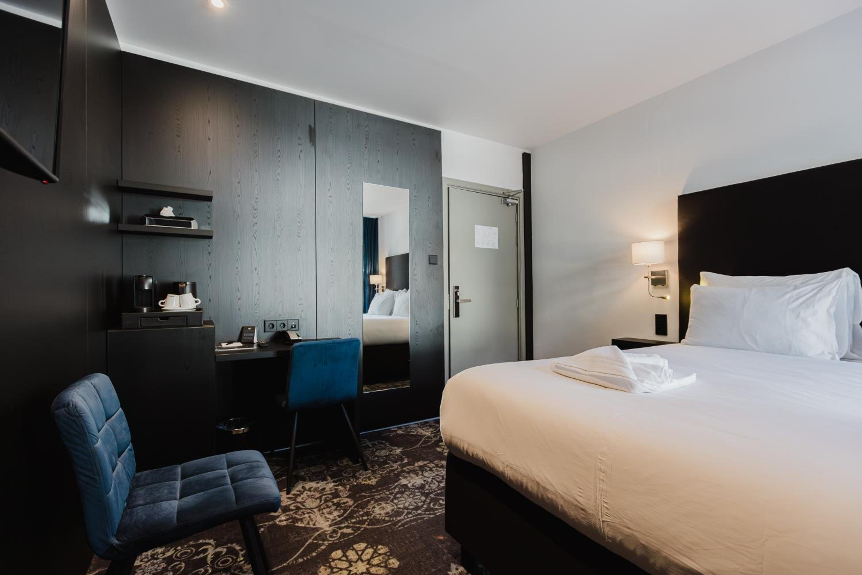 Deluxe Double Room - Photo 8
