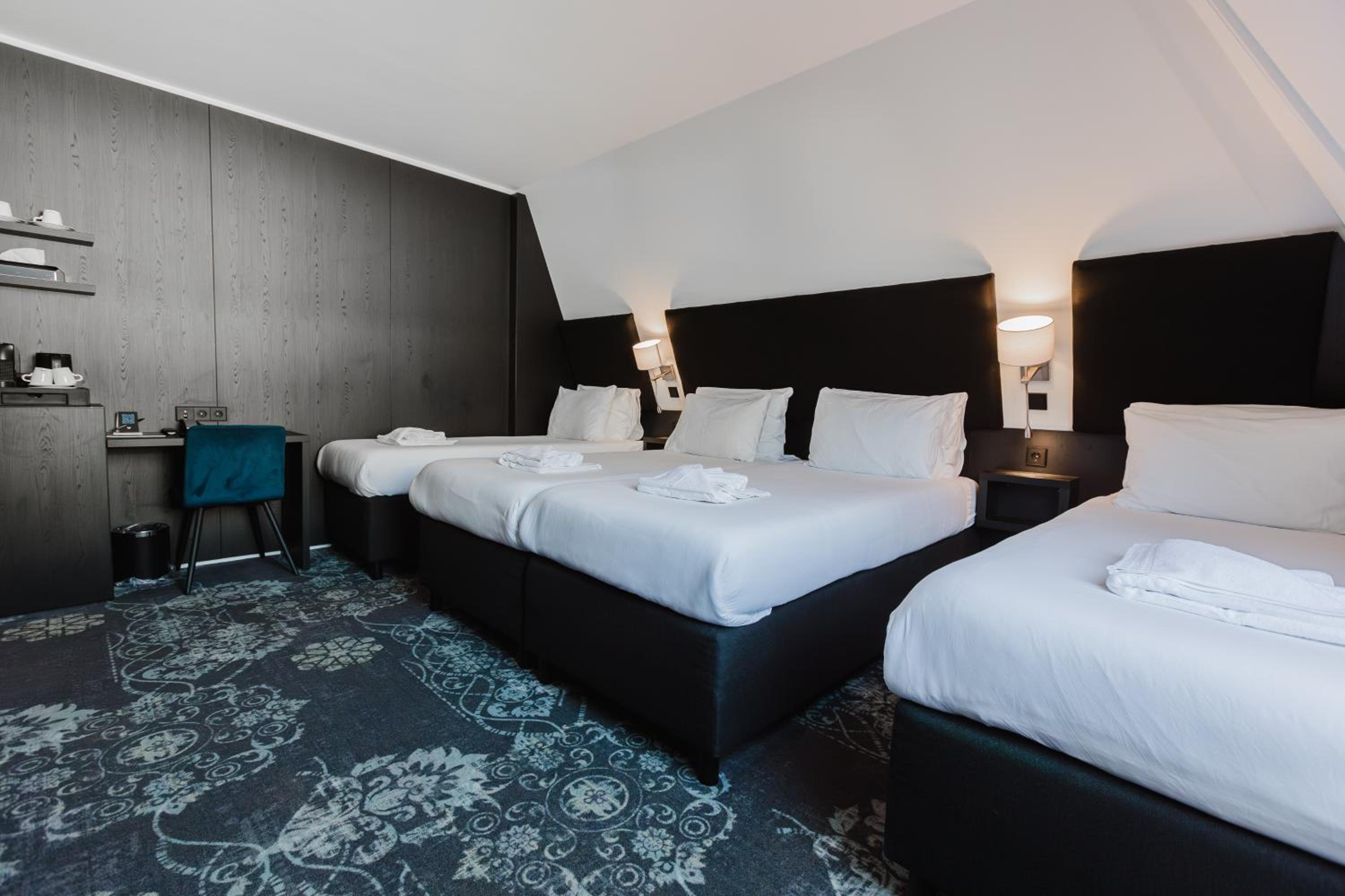 Classic Quadruple Room - Photo 1