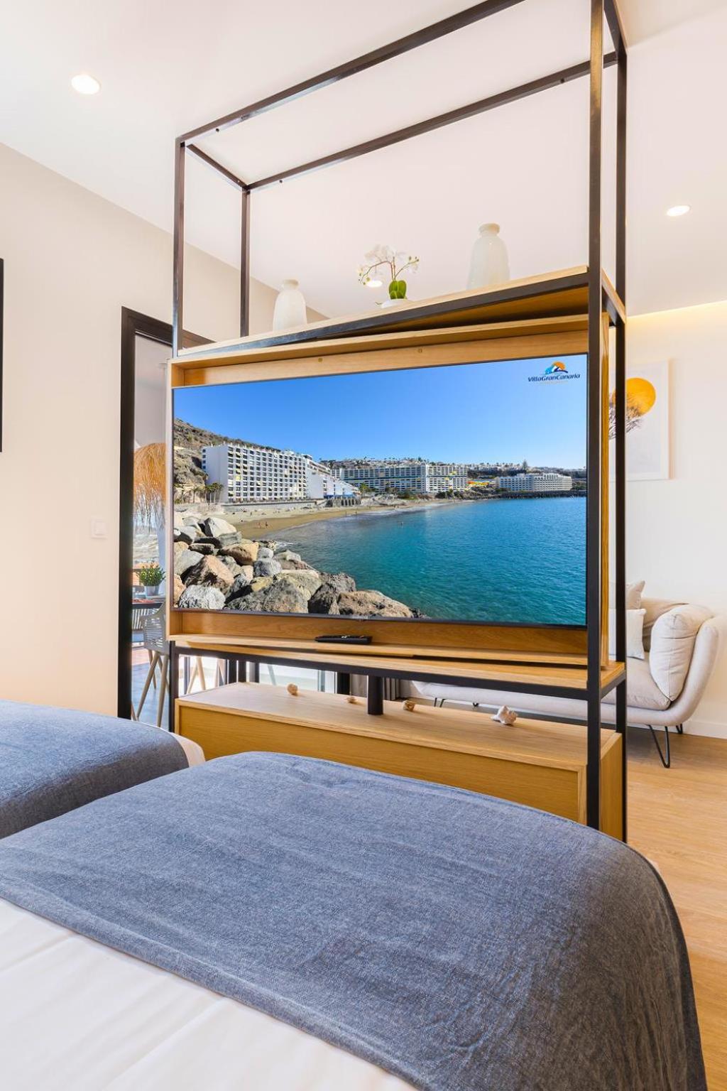 Estudio con vista al mar