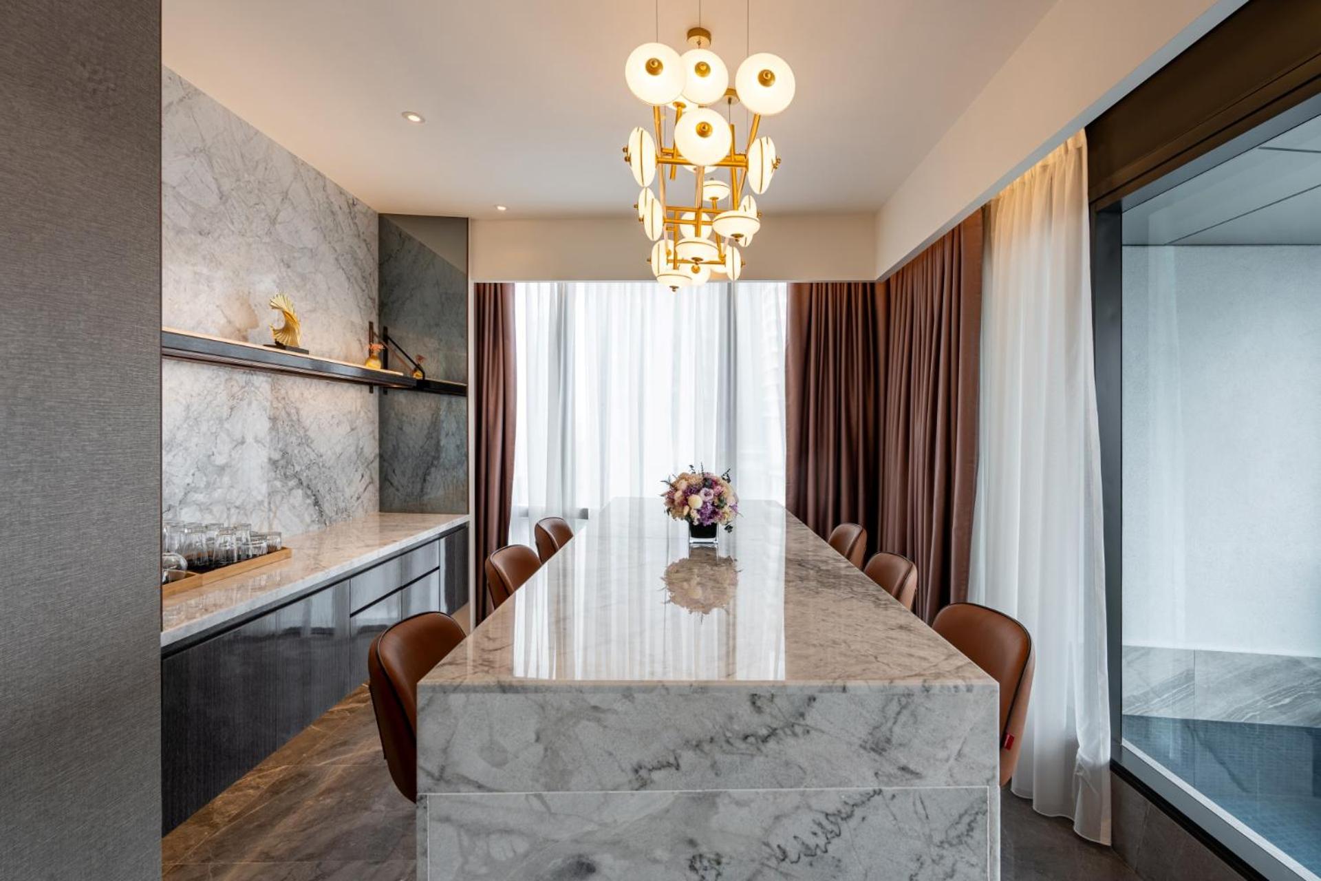 Imperial Pool Suite