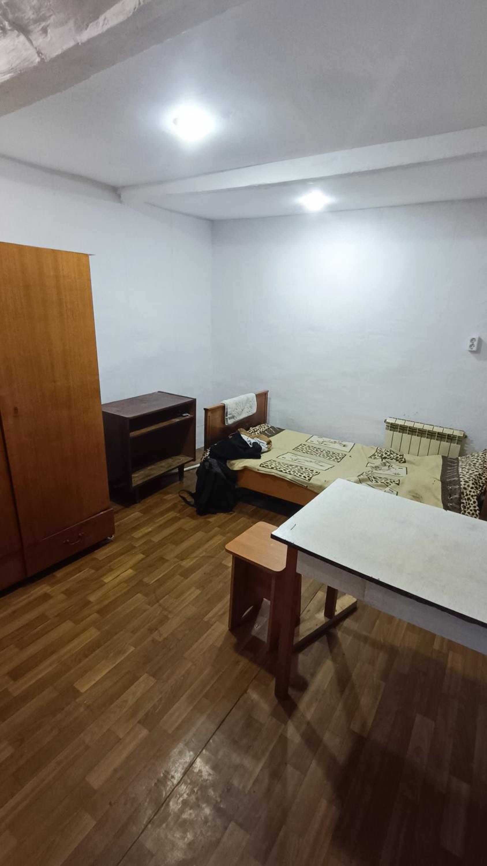 Single Bed In Dormitory Room photo 3