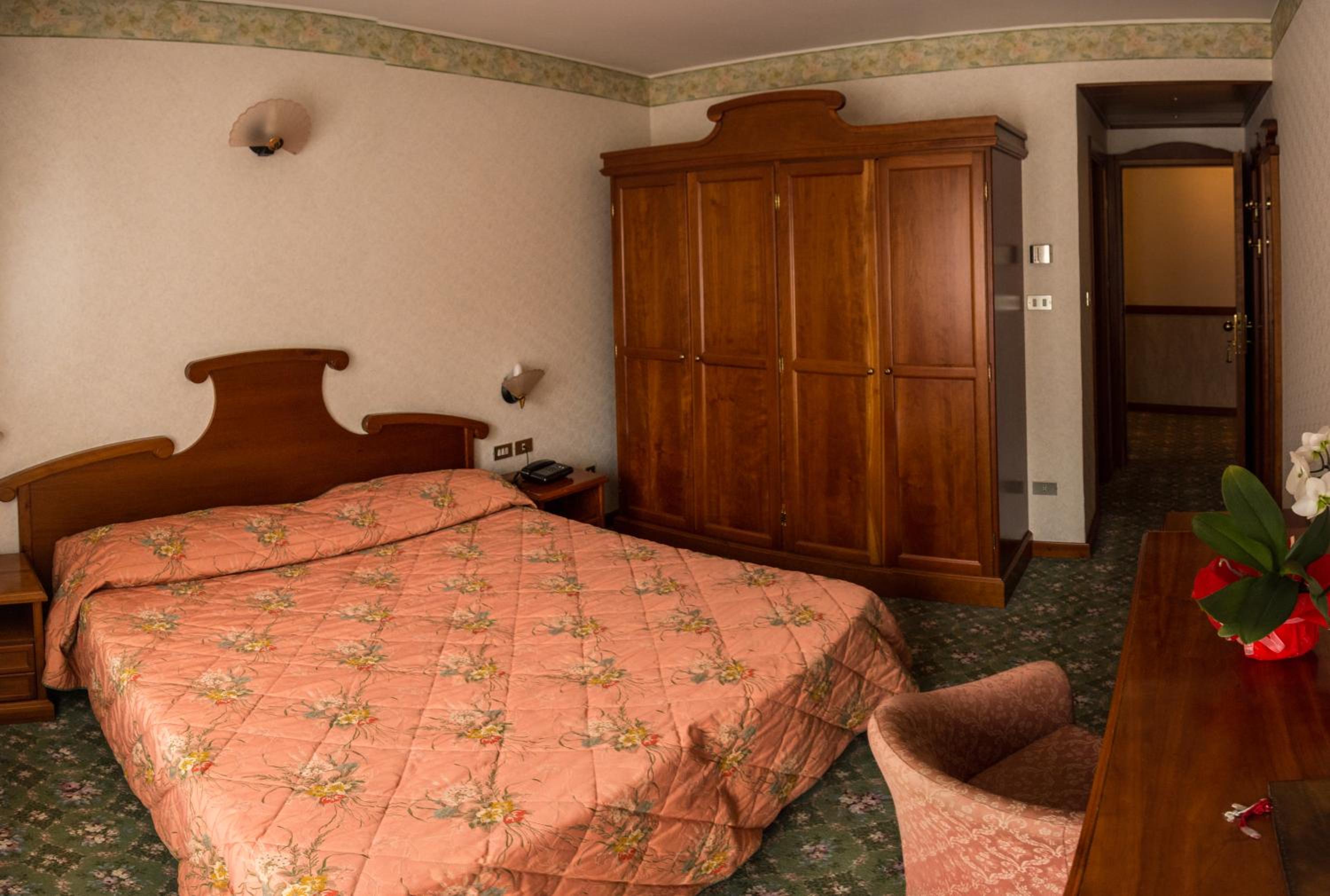 Economy Double Room photo 2