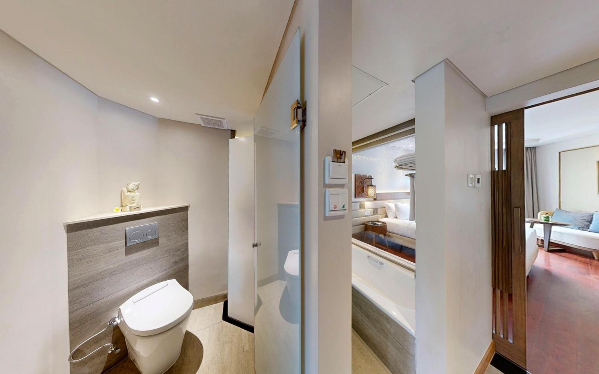 Premiere Room - Pool Access - Photo 2